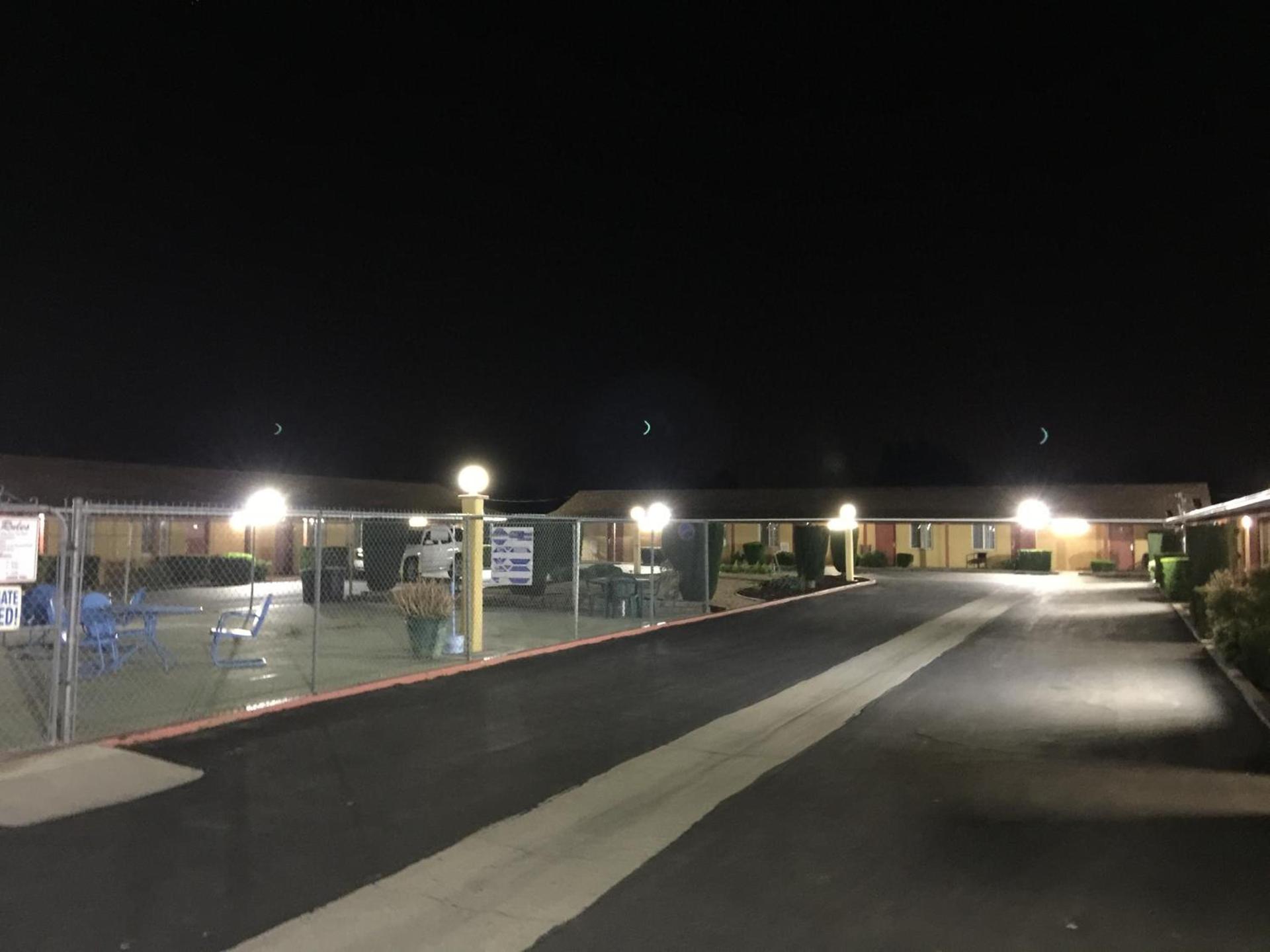 Hacienda Motel photo 35