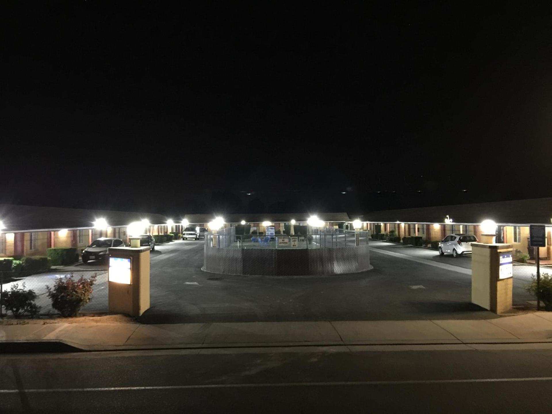 Hacienda Motel photo 37