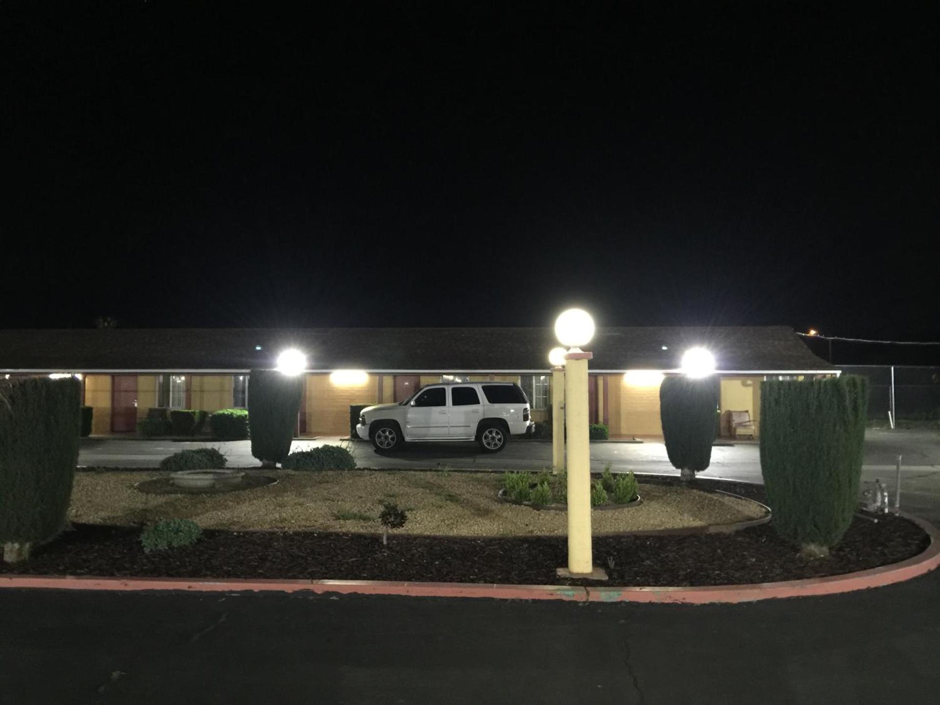 Hacienda Motel photo 40