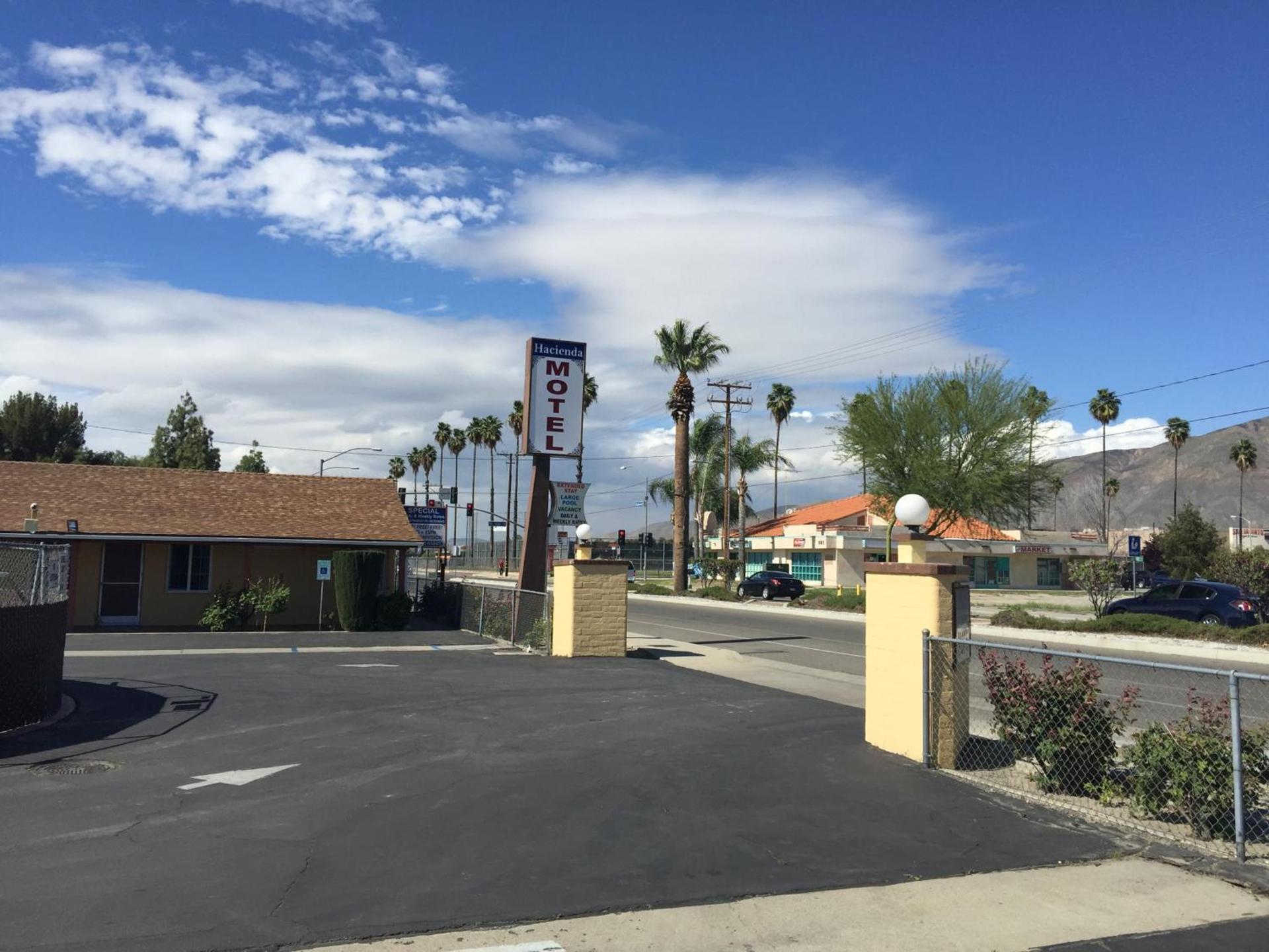 Hacienda Motel photo 42