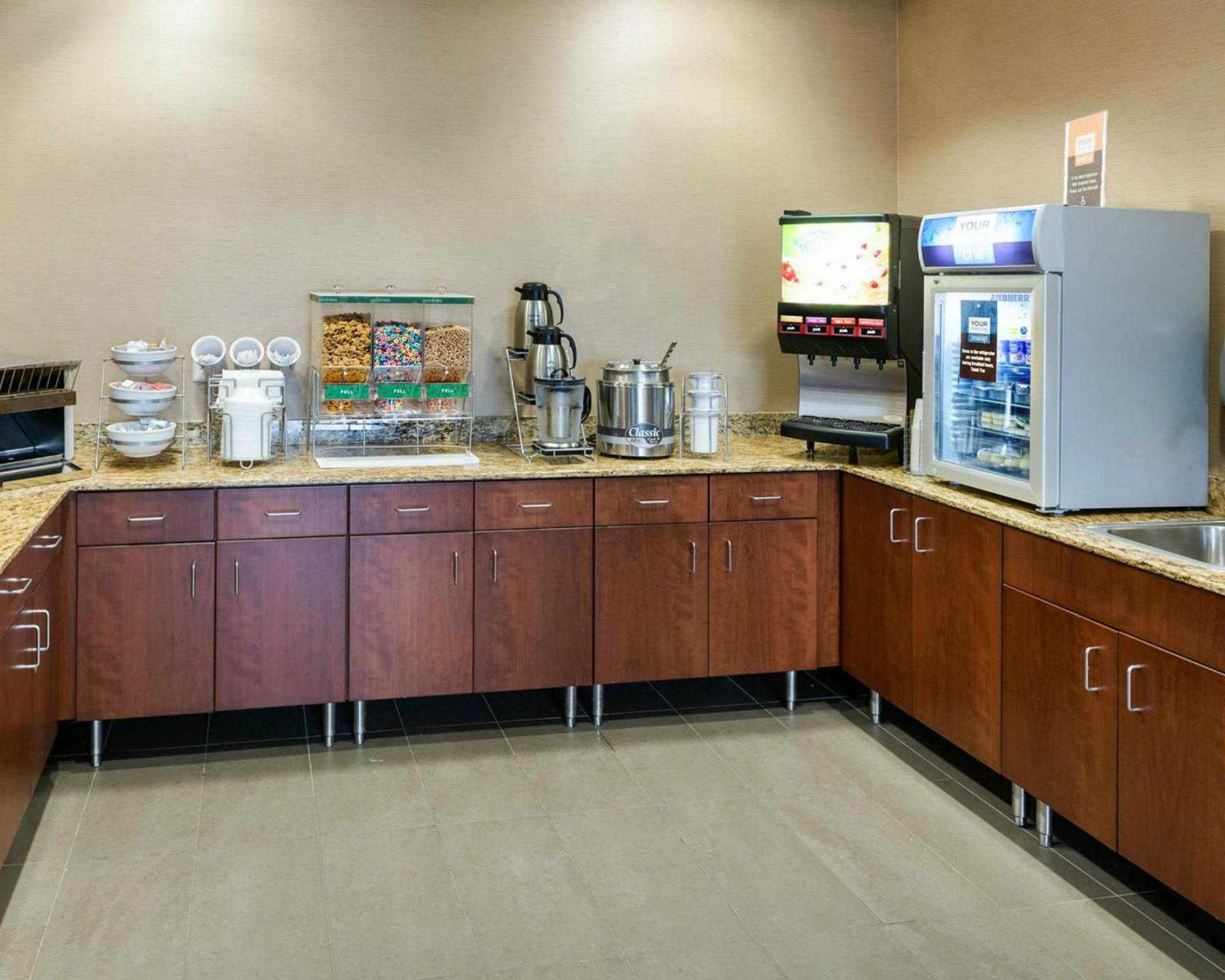 Comfort Inn & Suites West - Medical Center photo 41