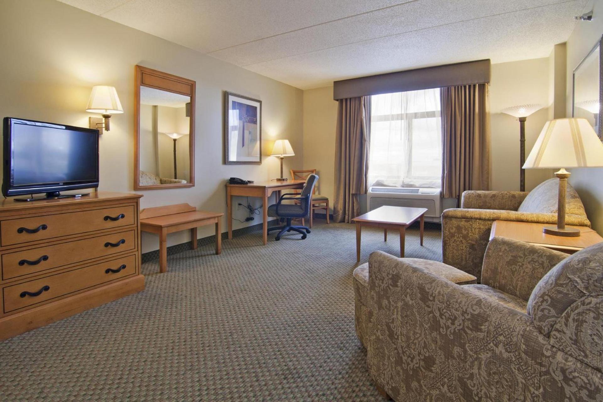Wingate by Wyndham Coon Rapids photo 47