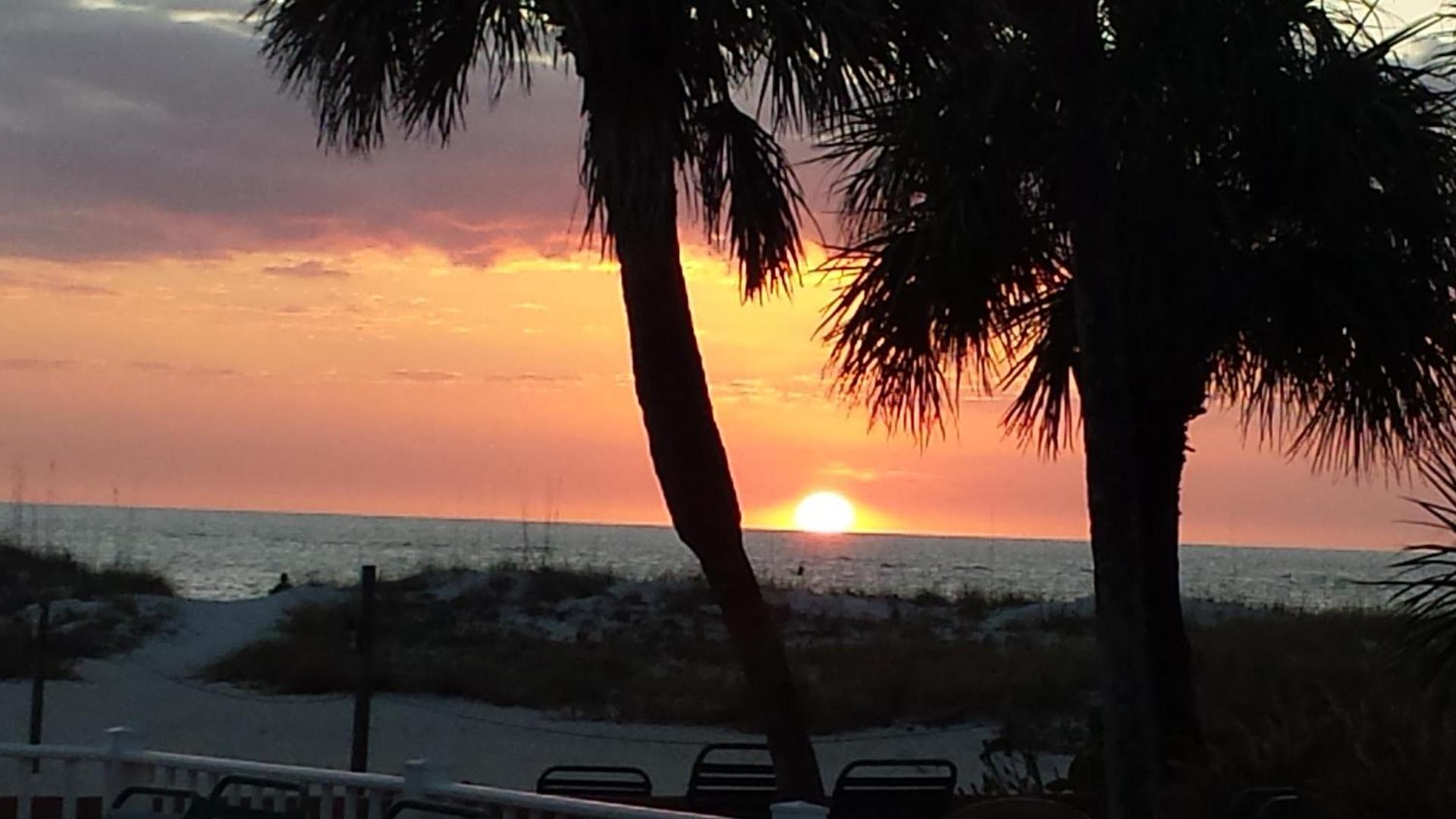 Johns Pass Beach Motel photo 12