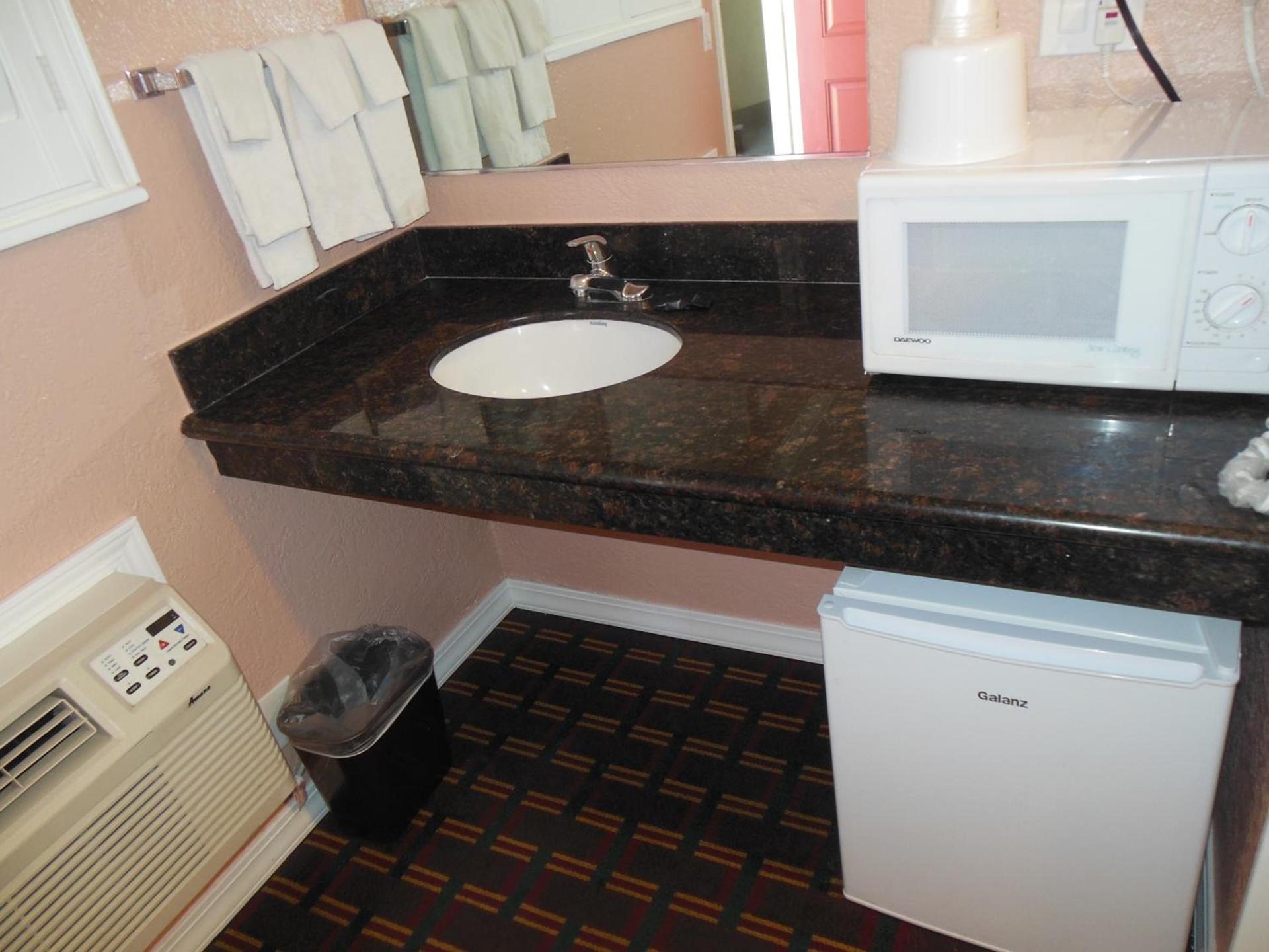 Sealamp Inn photo 9