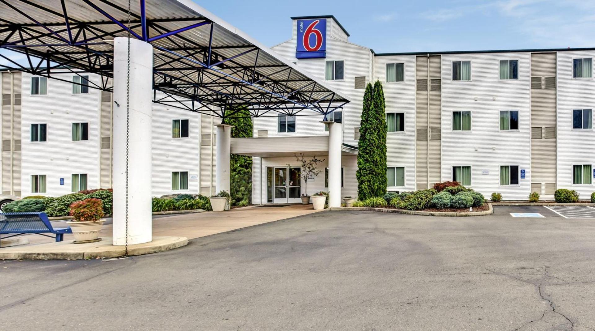 Motel 6-Roseburg, OR photo 2