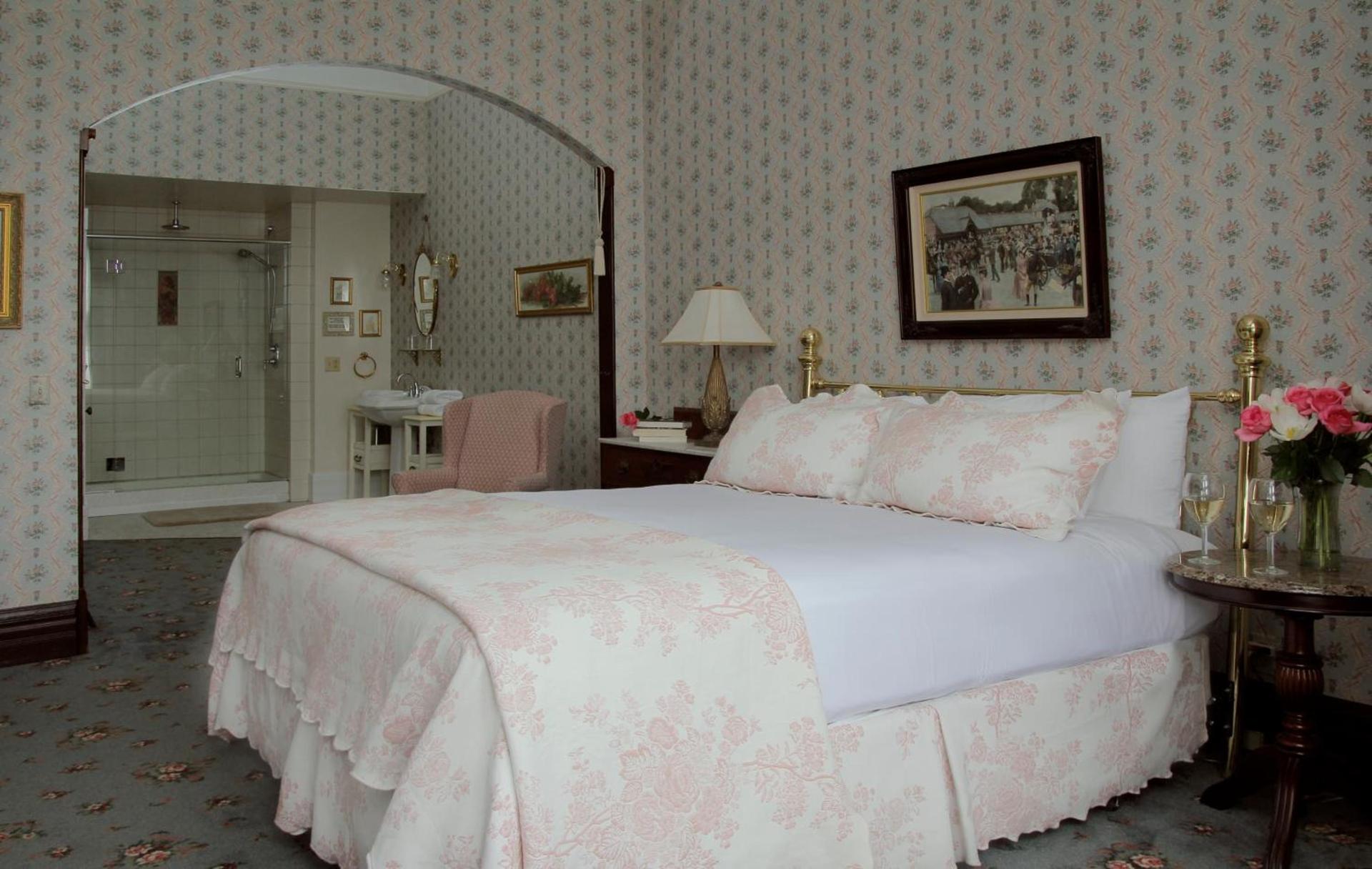 Victorian Inn photo 72