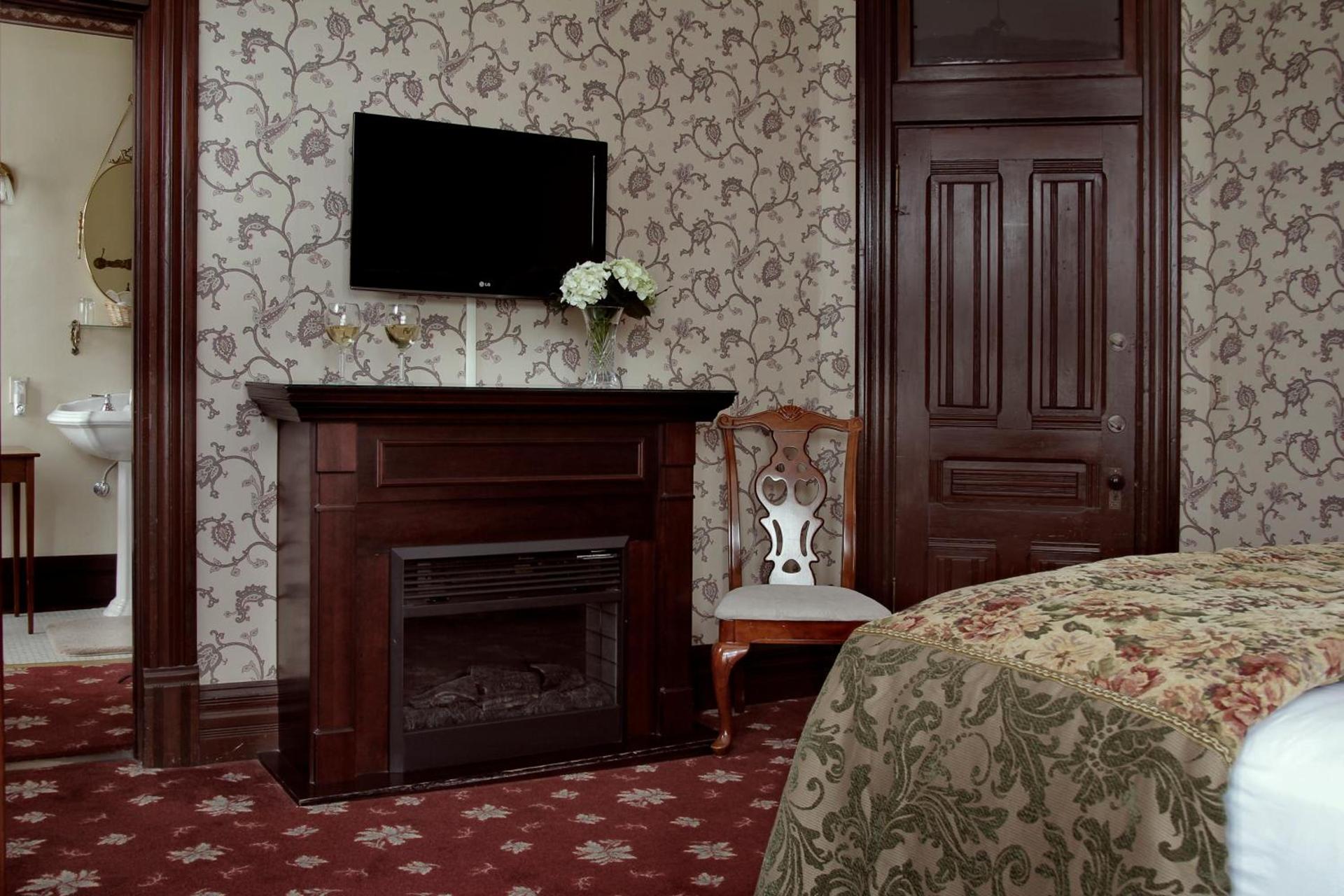 Victorian Inn photo 68