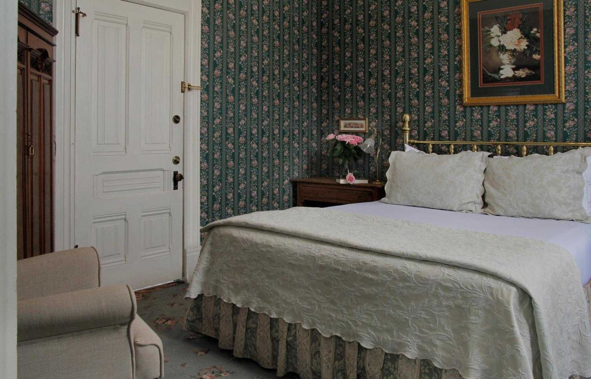 Victorian Inn photo 61