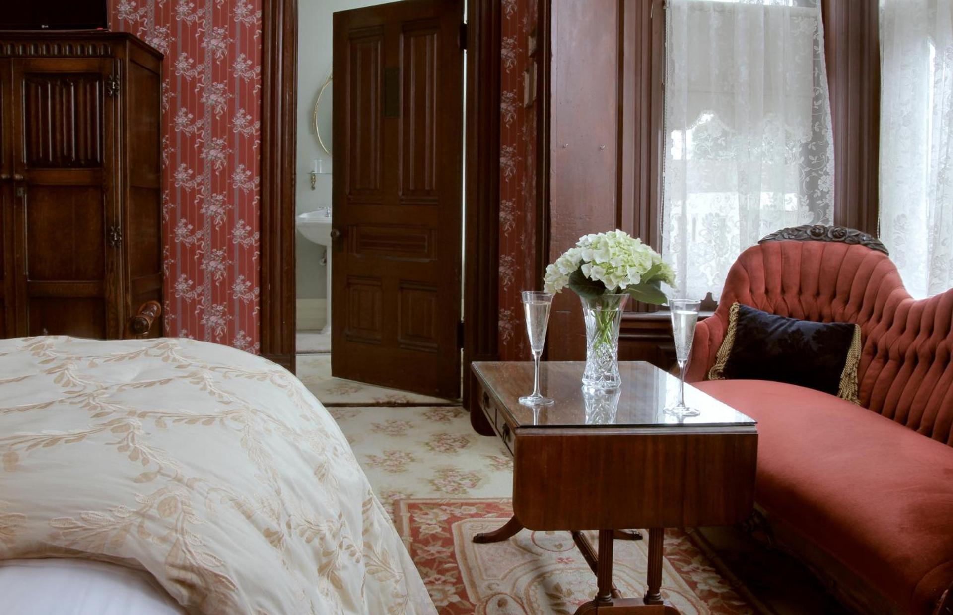 Victorian Inn photo 52