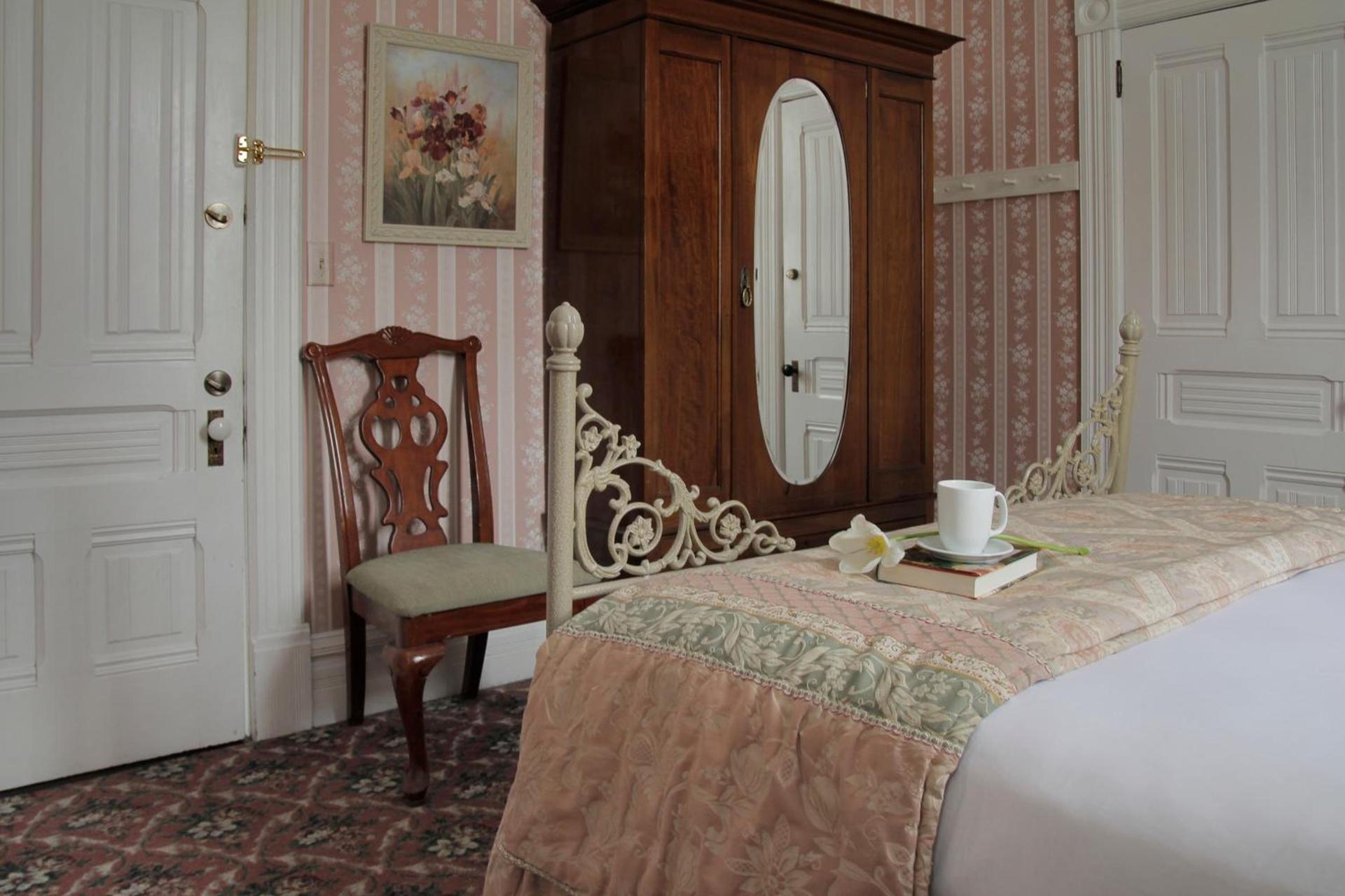 Victorian Inn photo 48
