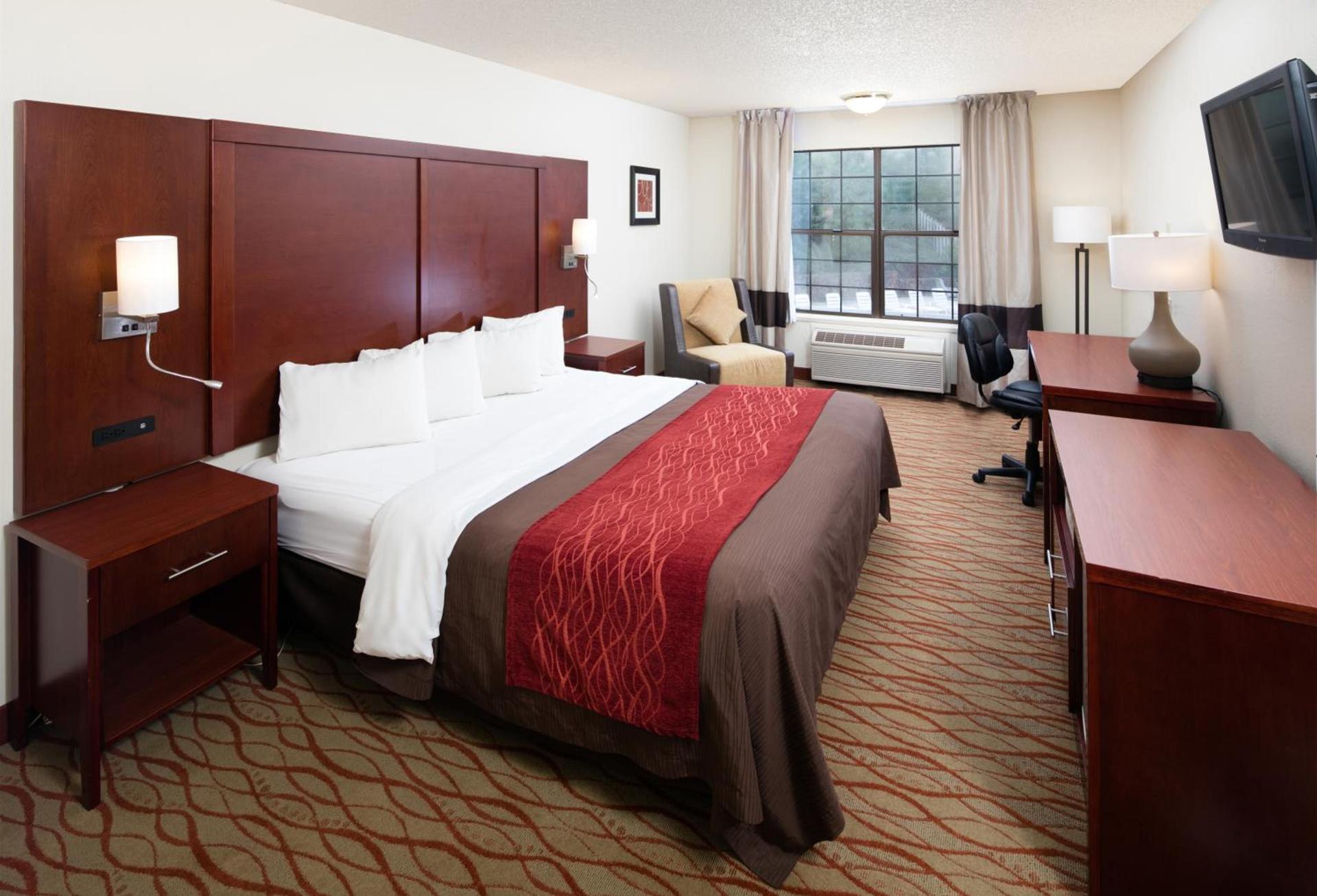 Red Lion Inn & Suites Auburn photo 15