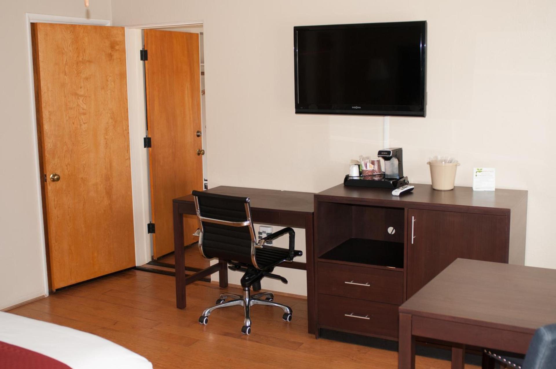 Cambria Palms Motel photo 24