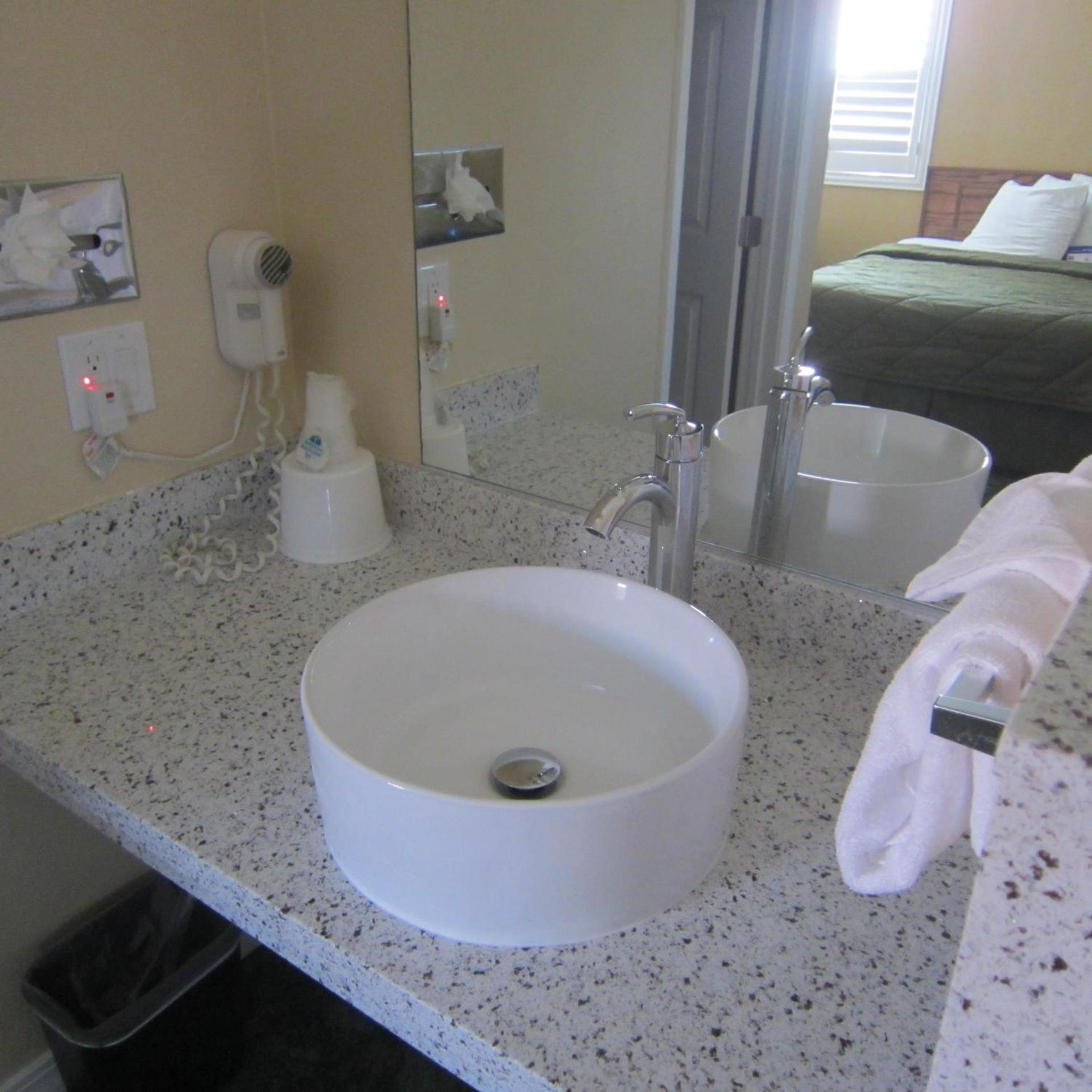 Pacific Best Inn photo 39