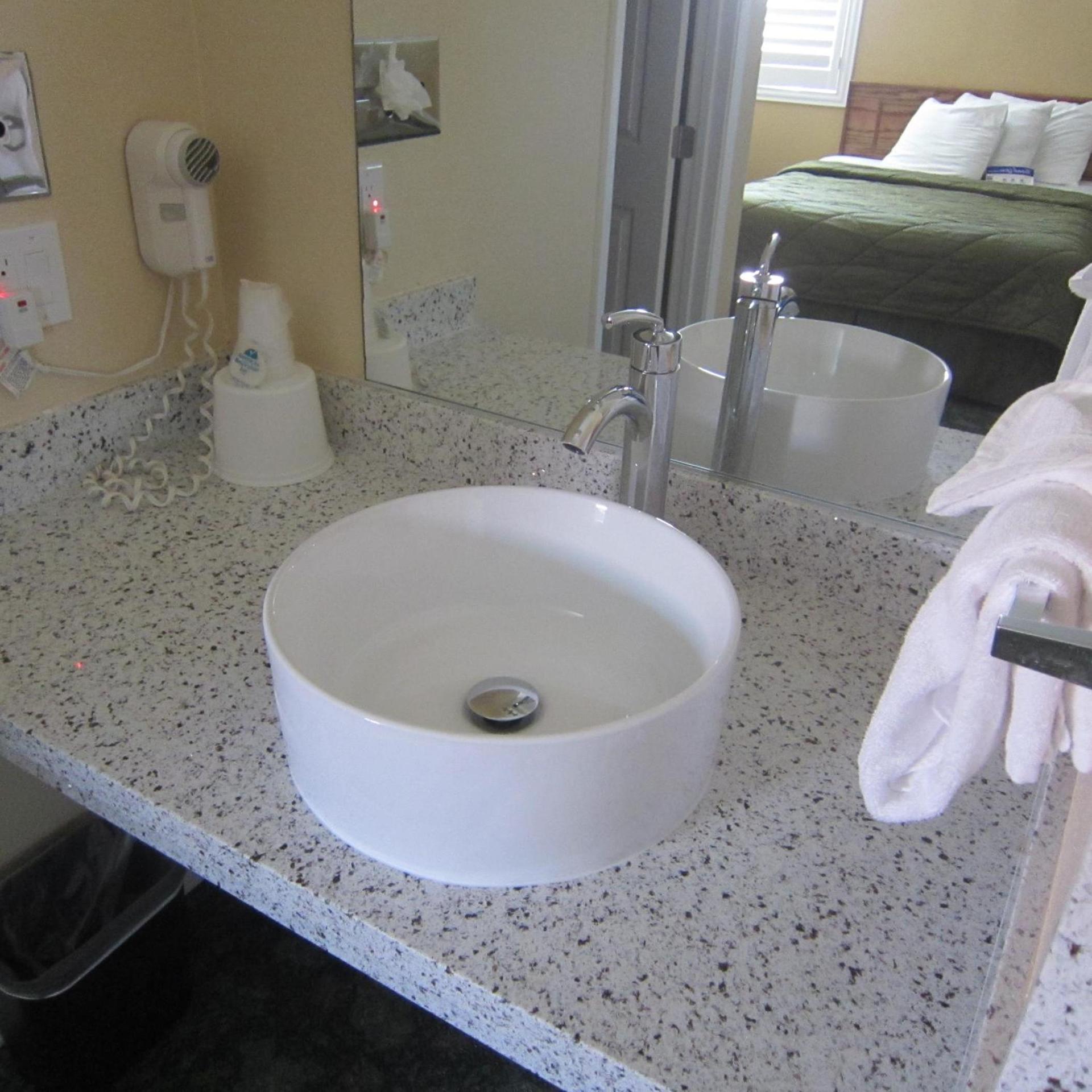 Pacific Best Inn photo 35