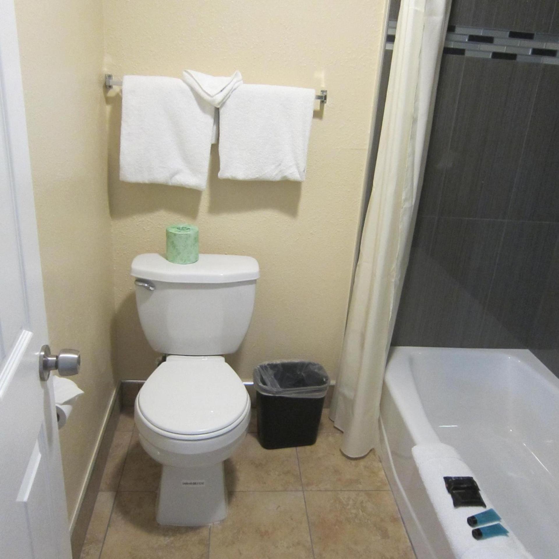 Pacific Best Inn photo 31