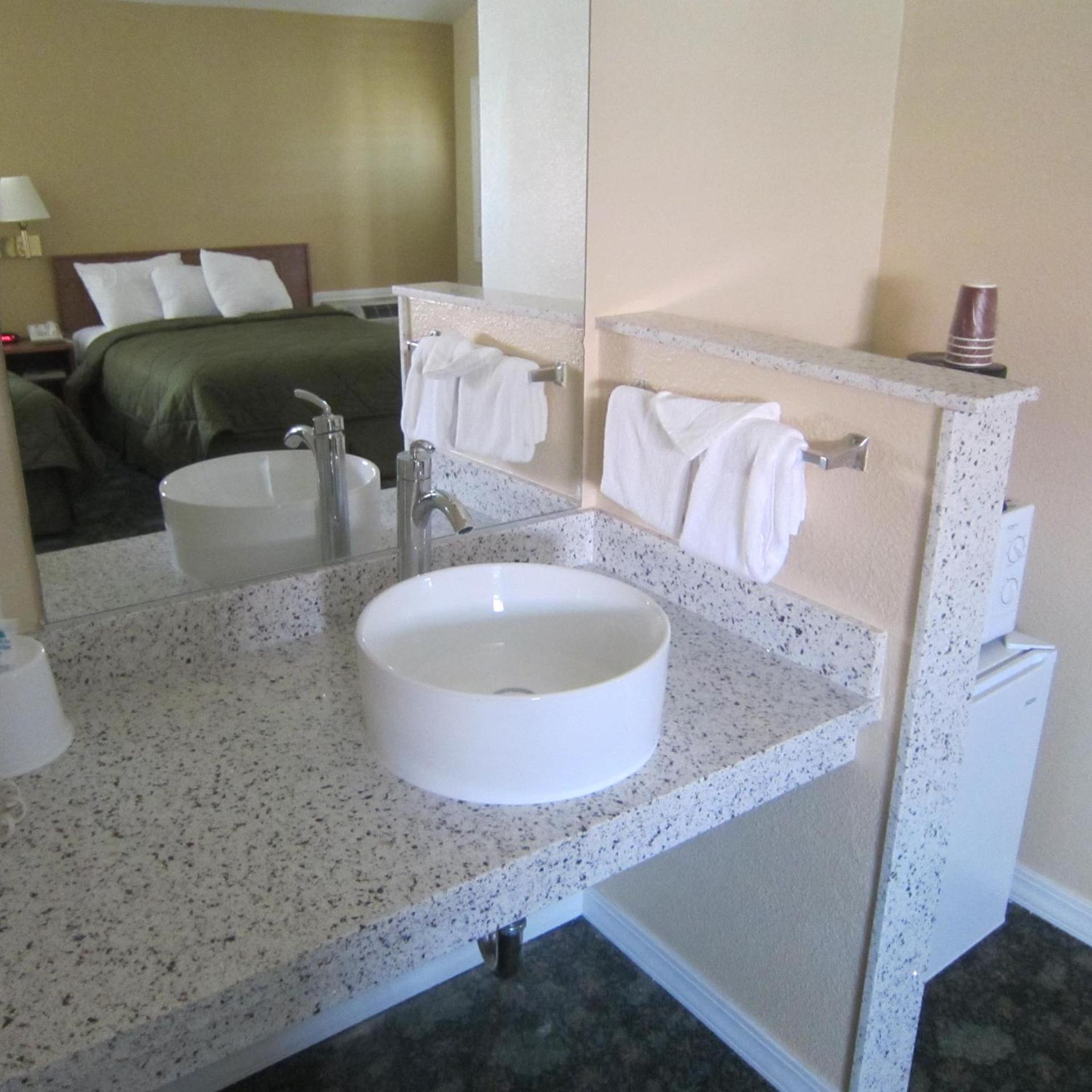 Pacific Best Inn photo 25
