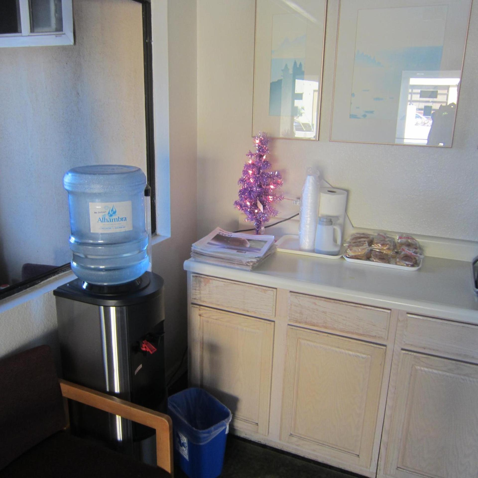 Pacific Best Inn photo 20