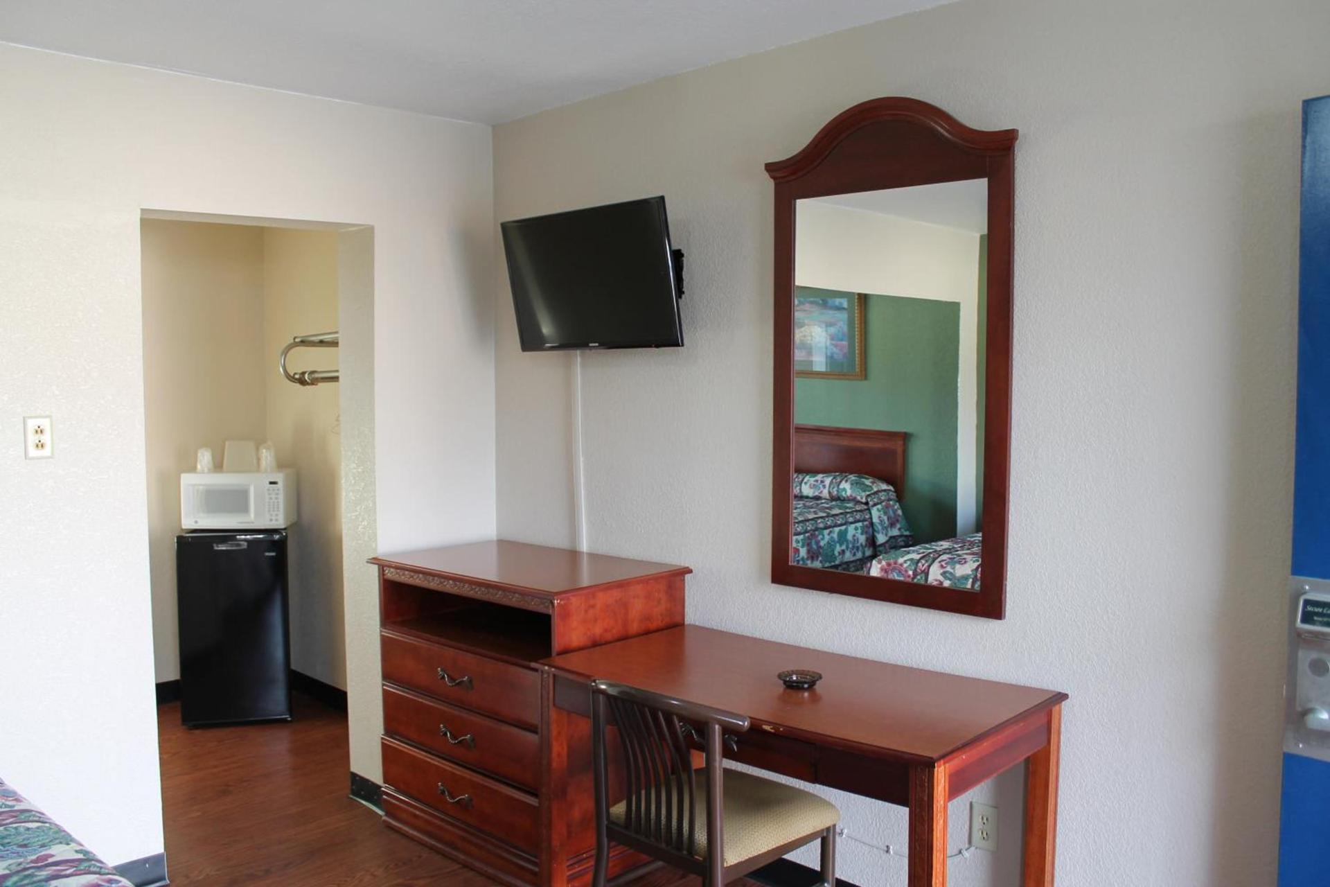 American Motor Inn - Rock Island photo 5