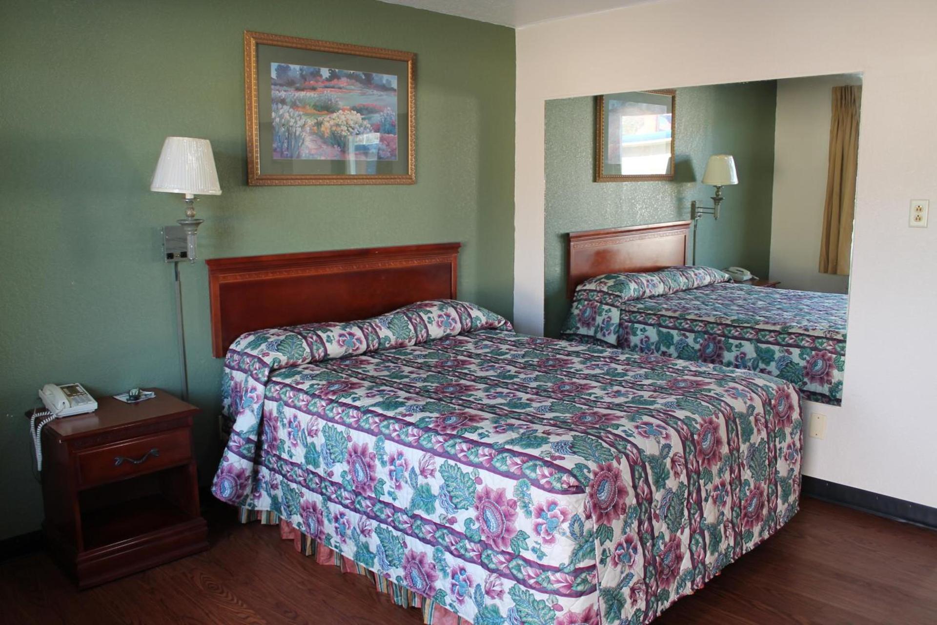 American Motor Inn - Rock Island photo 4