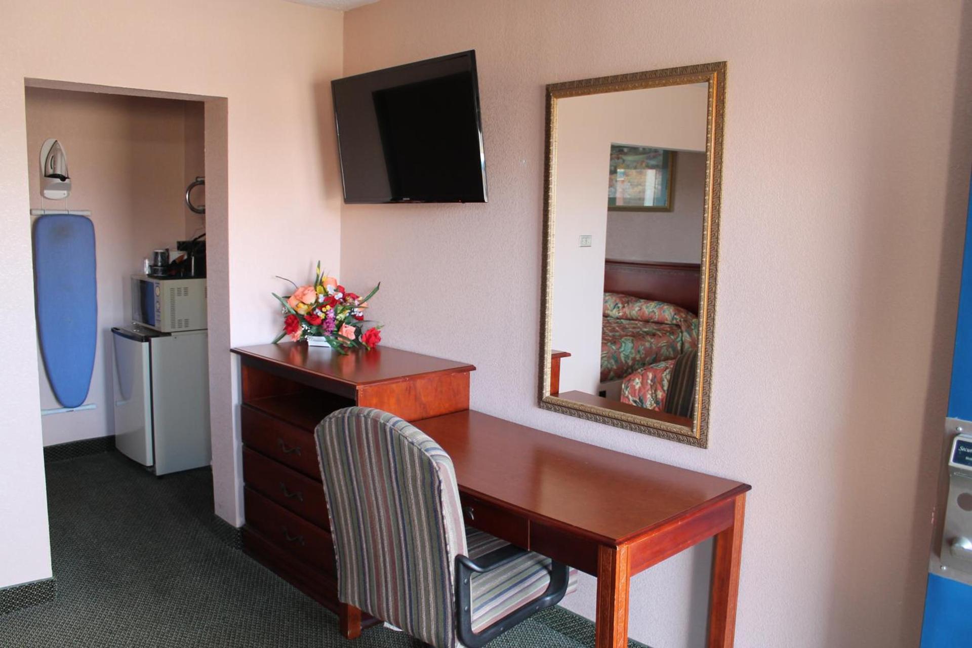 American Motor Inn - Rock Island photo 7