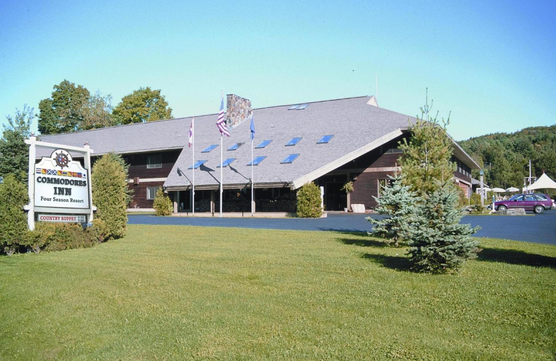 Commodores Inn photo 90
