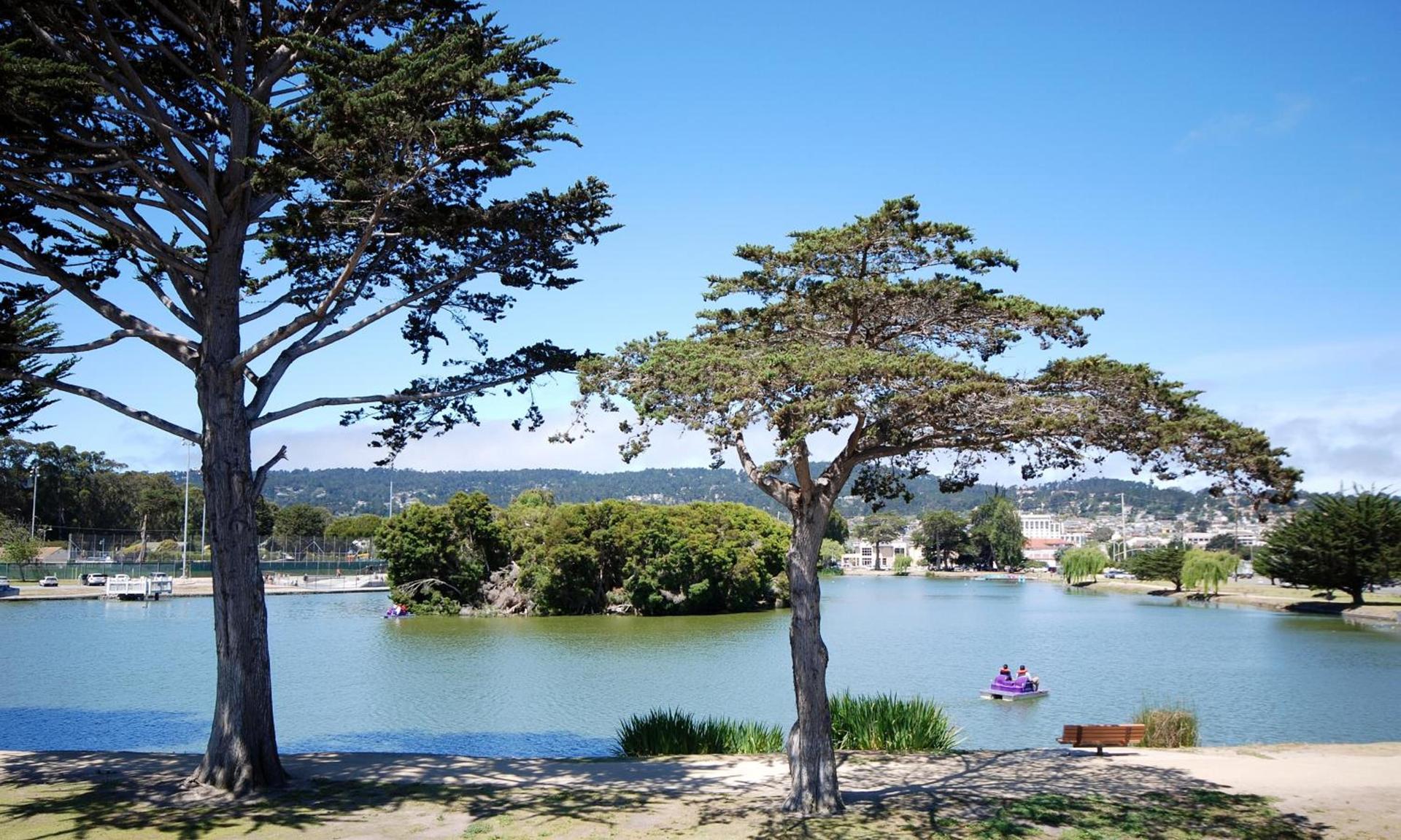 Monterey Bay Lodge photo 49