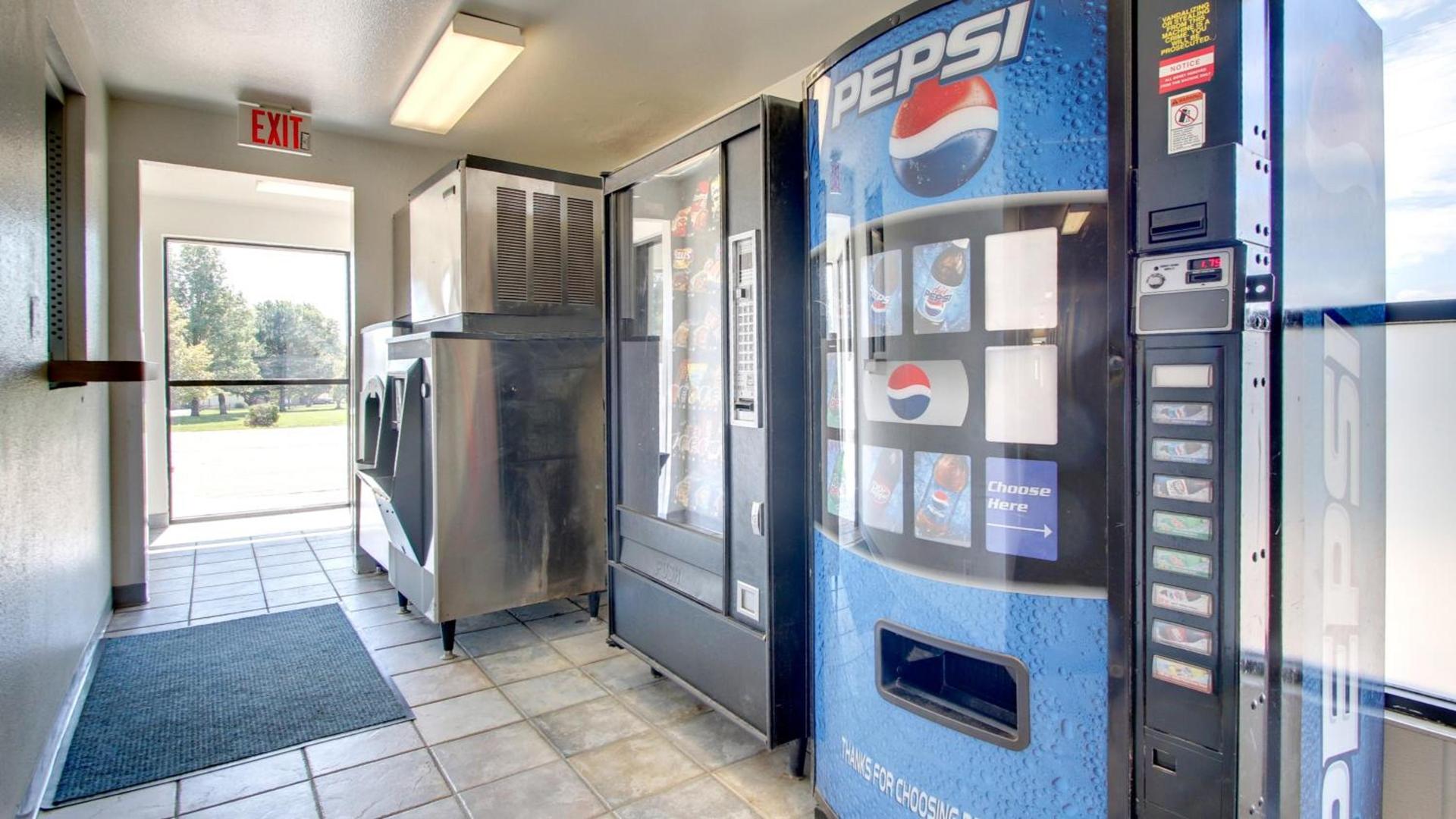 Motel 6-Normal, IL - Bloomington Area photo 17
