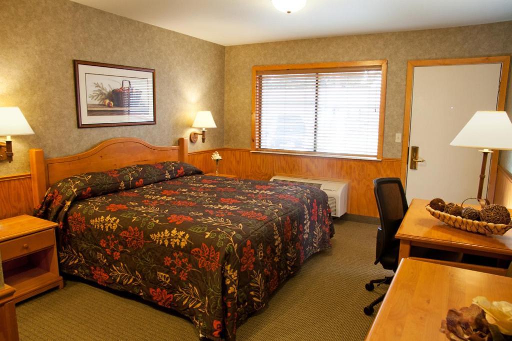Poulsbo Inn & Suites photo 12