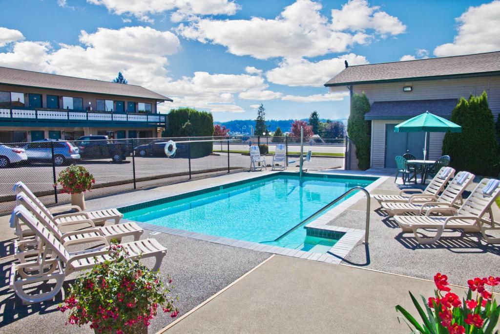 Poulsbo Inn & Suites photo 18