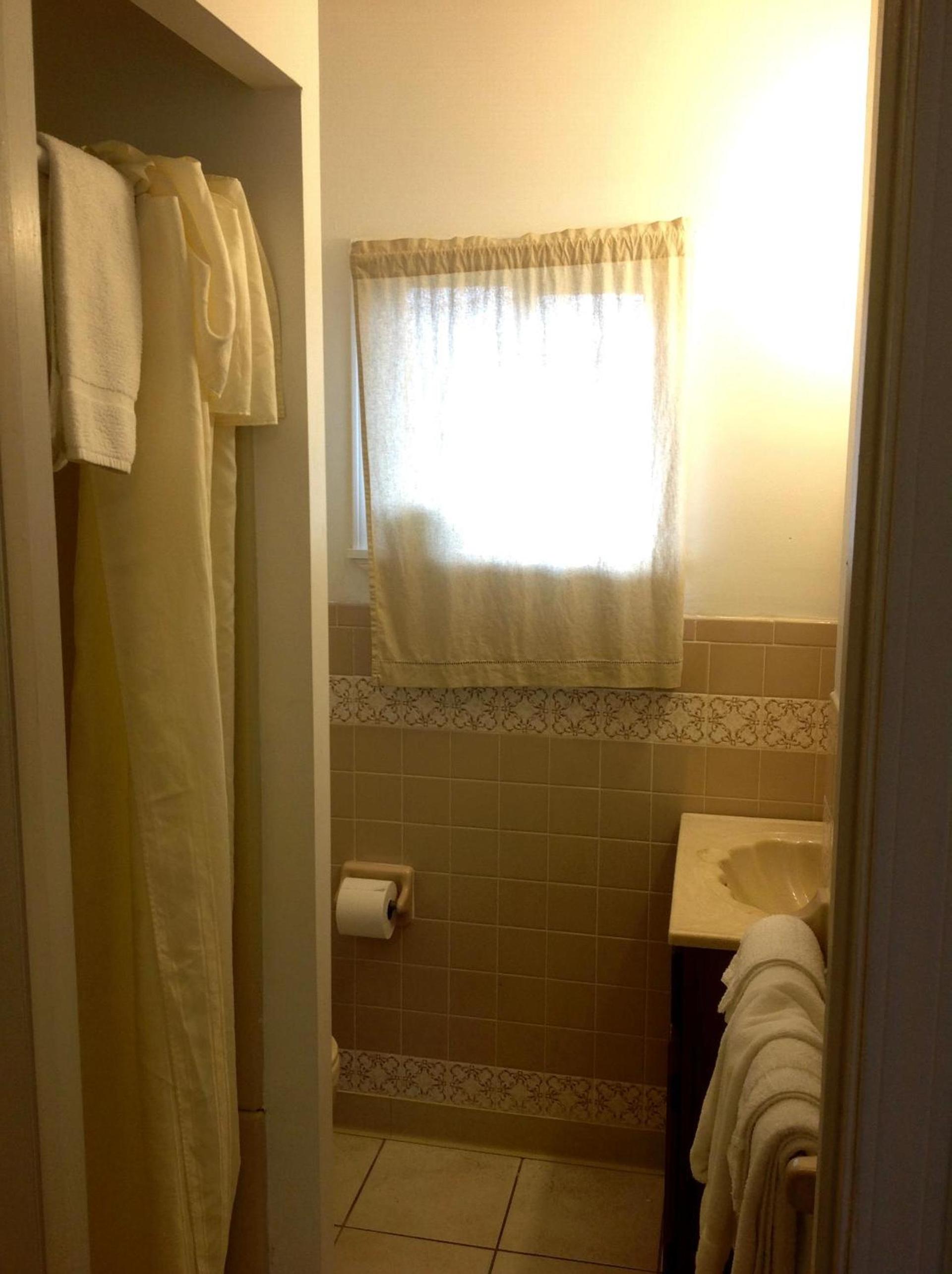 Relax Inn photo 35
