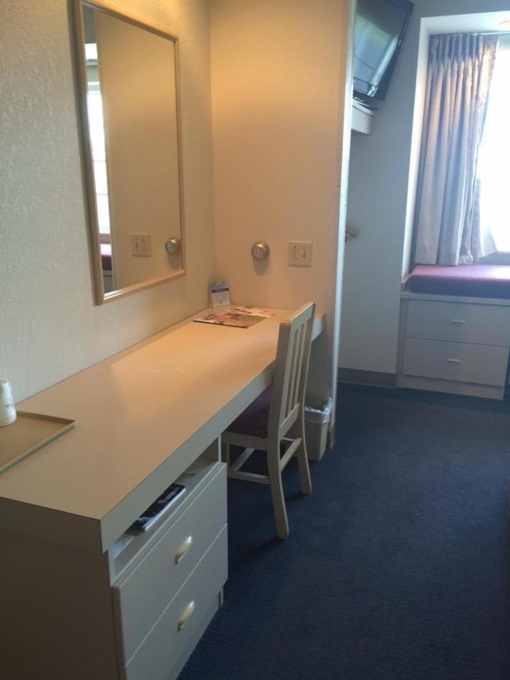 Microtel Inn by Wyndham Champaign photo 28
