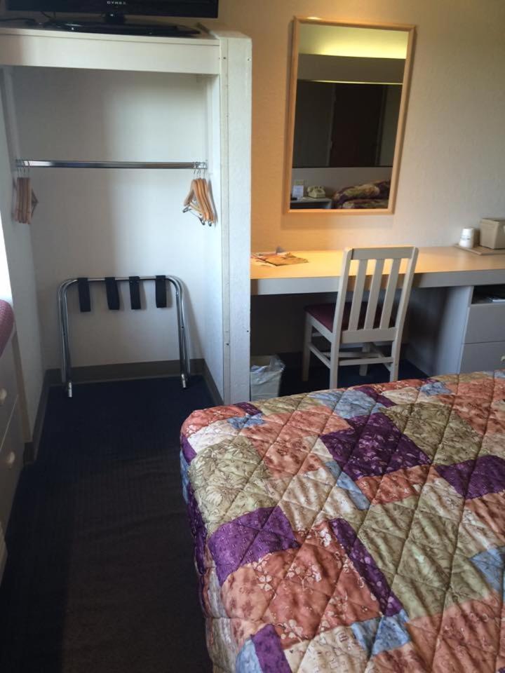 Microtel Inn by Wyndham Champaign photo 30