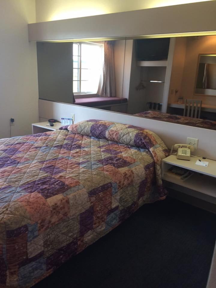 Microtel Inn by Wyndham Champaign photo 34