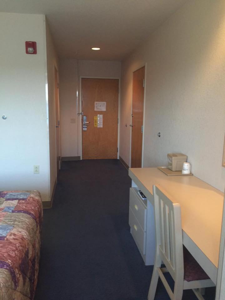 Microtel Inn by Wyndham Champaign photo 36