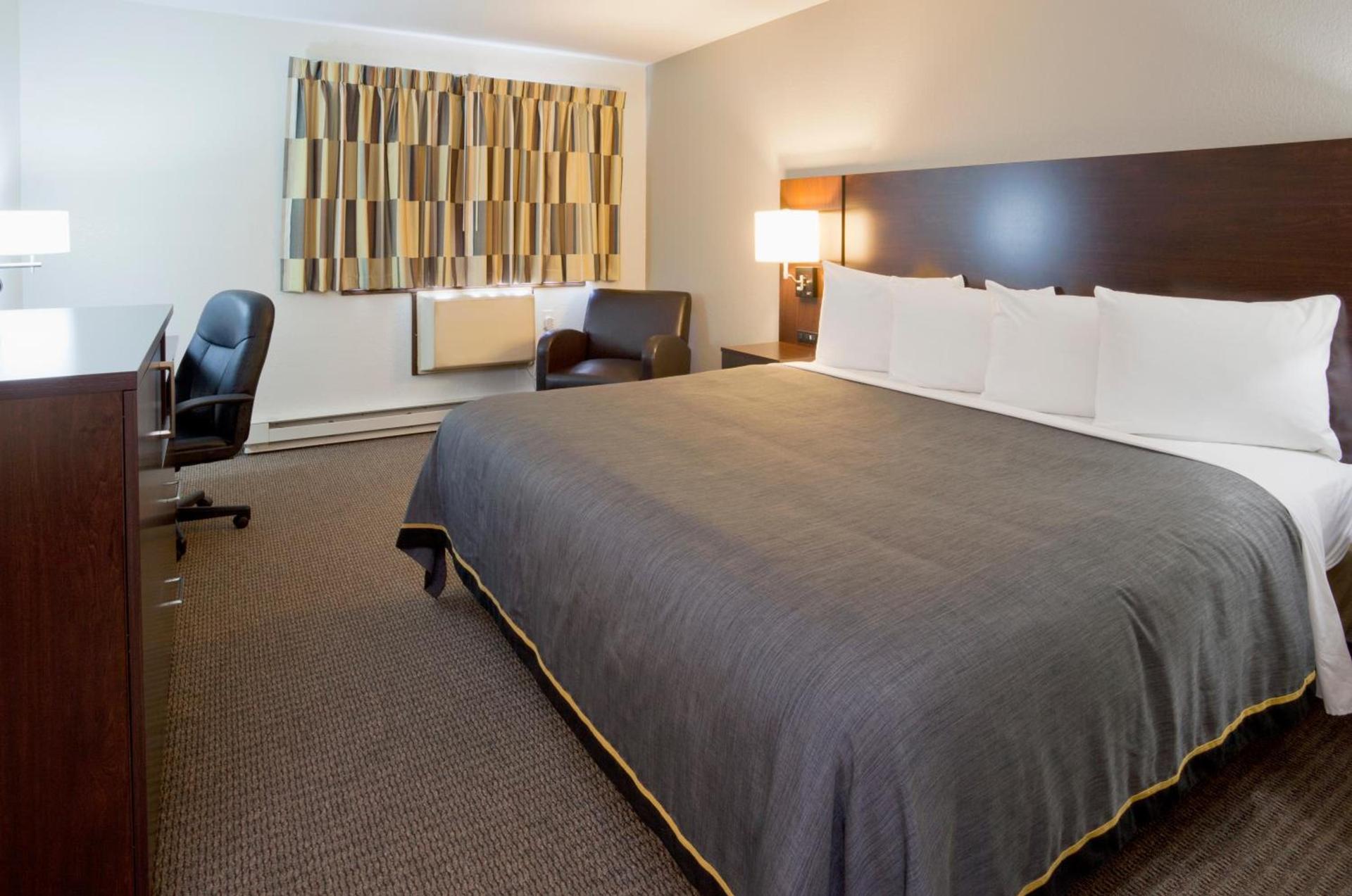 Fargo Inn and Suites photo 23