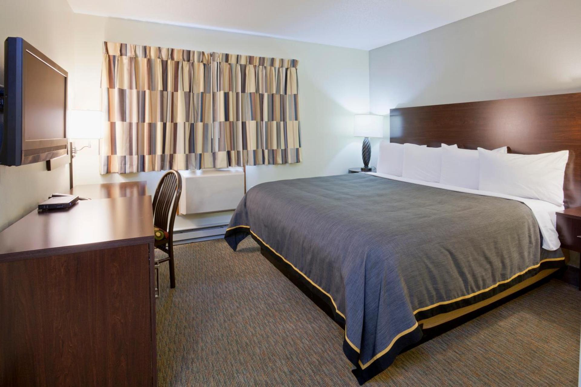 Fargo Inn and Suites photo 25