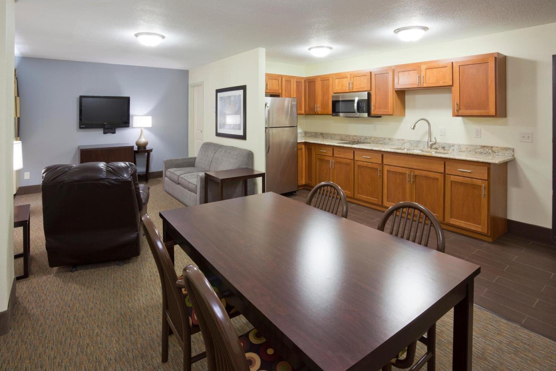 Fargo Inn and Suites photo 30