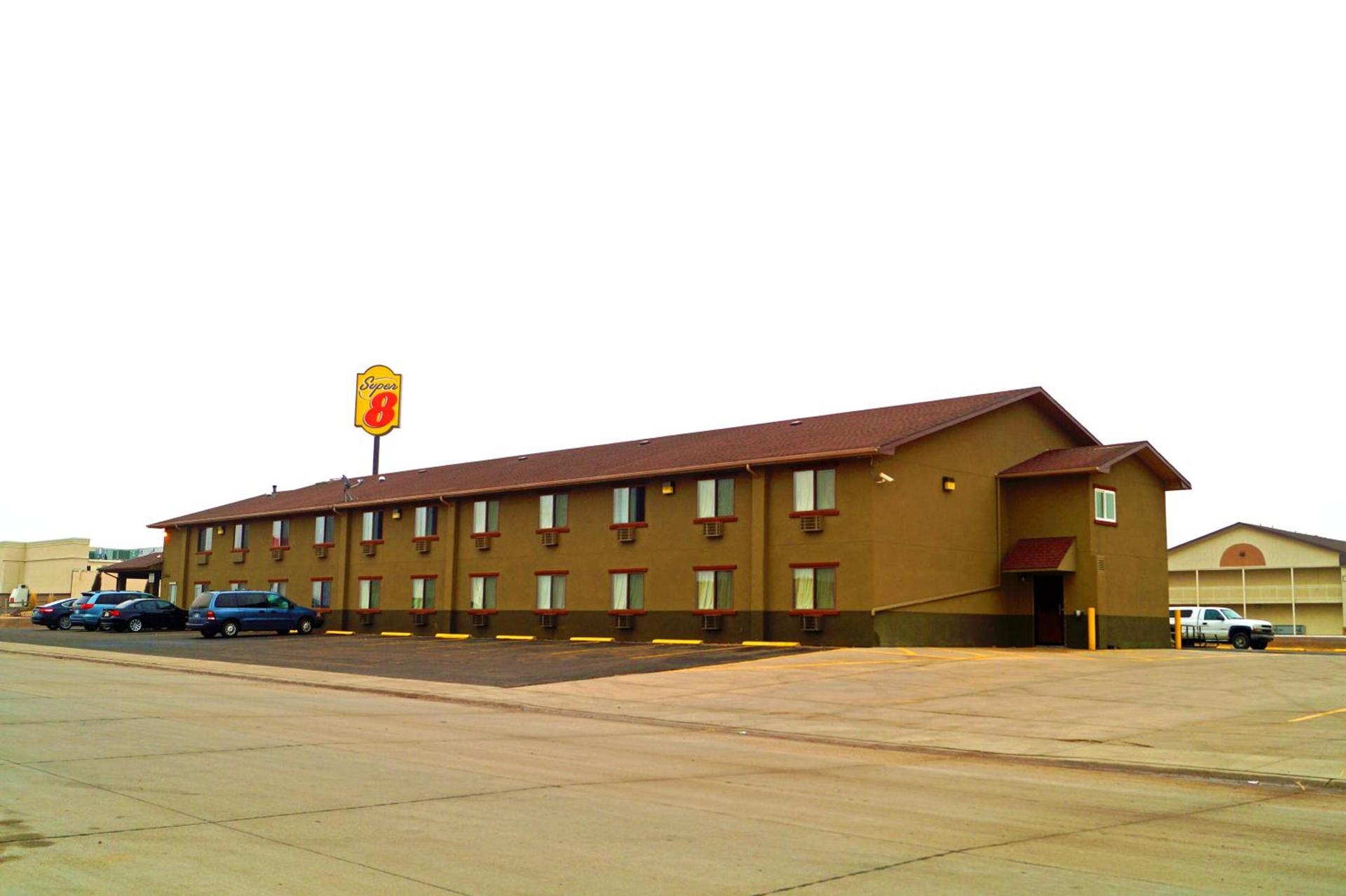 Super 8 by Wyndham Colby photo 13