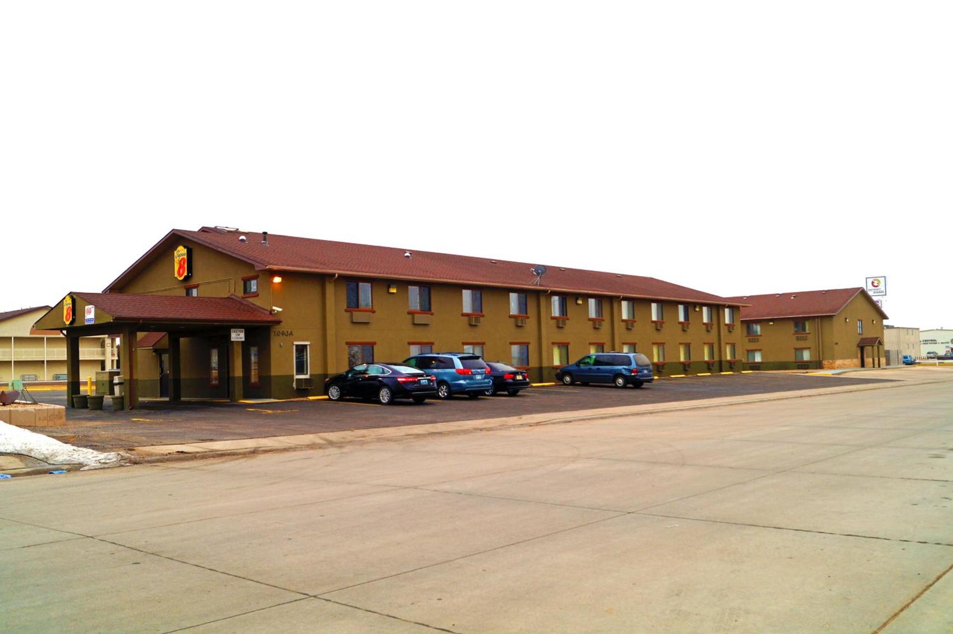 Super 8 by Wyndham Colby photo 12
