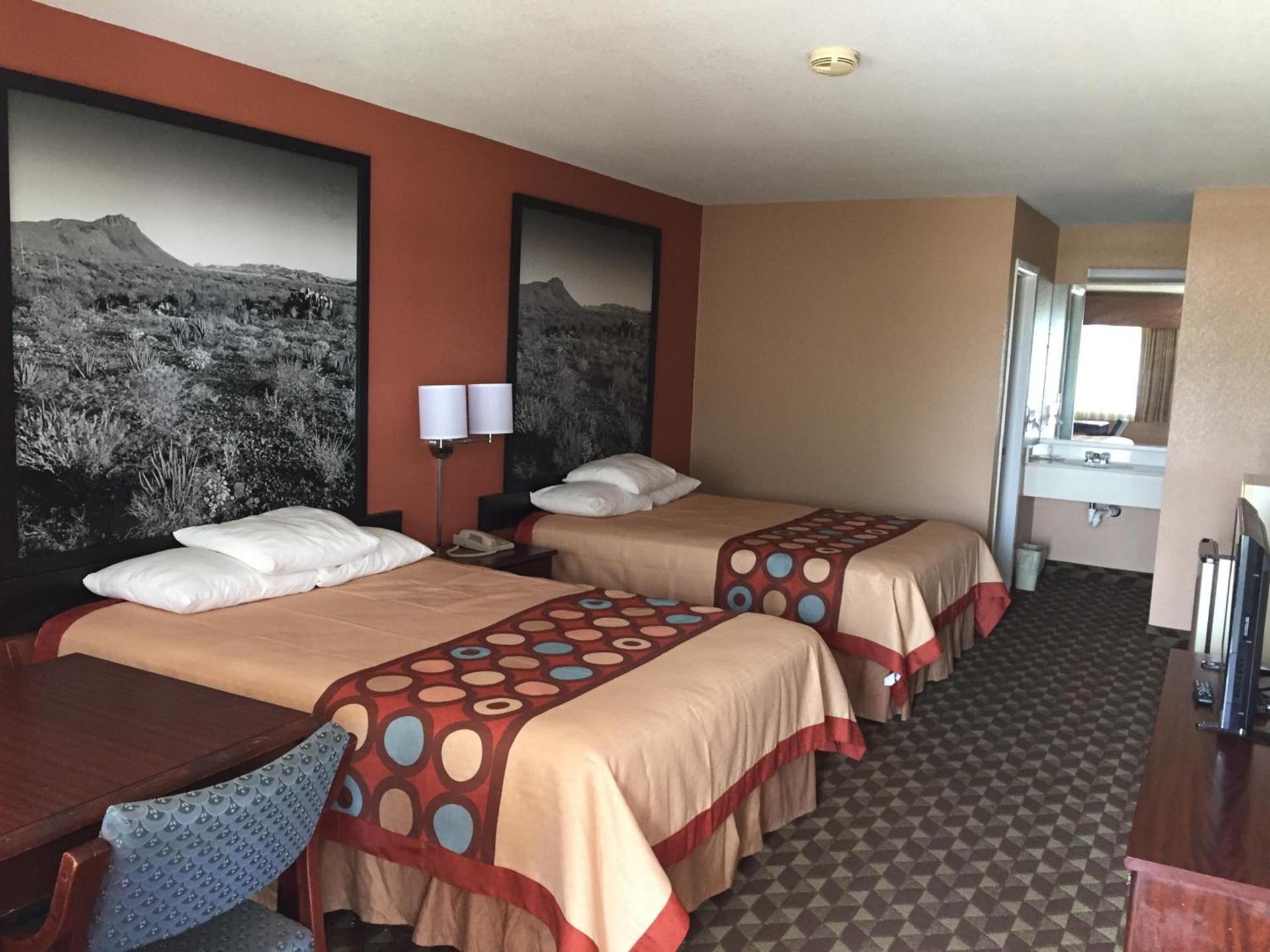 Super 8 by Wyndham Bastrop TX photo 22