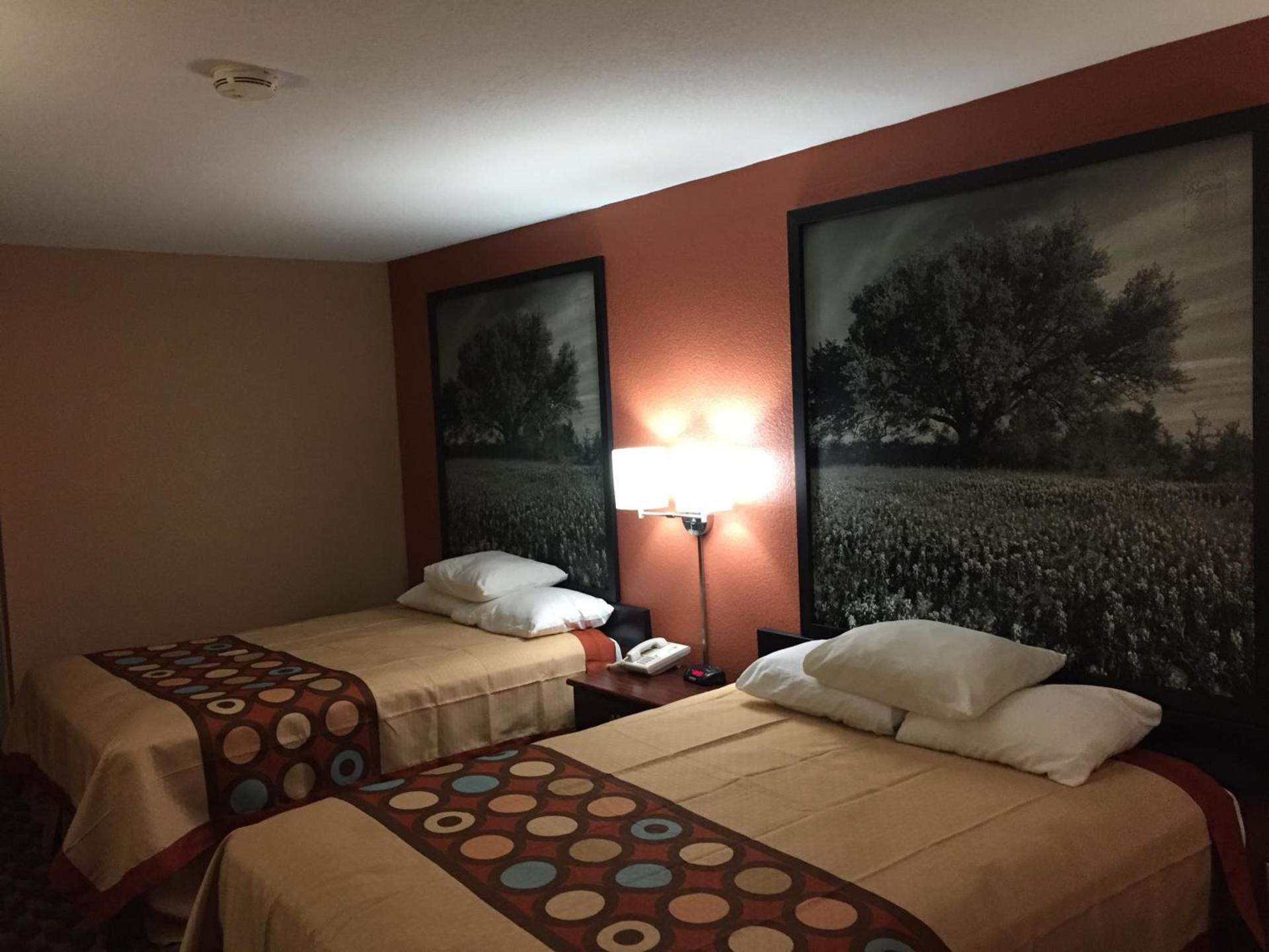 Super 8 by Wyndham Bastrop TX photo 23