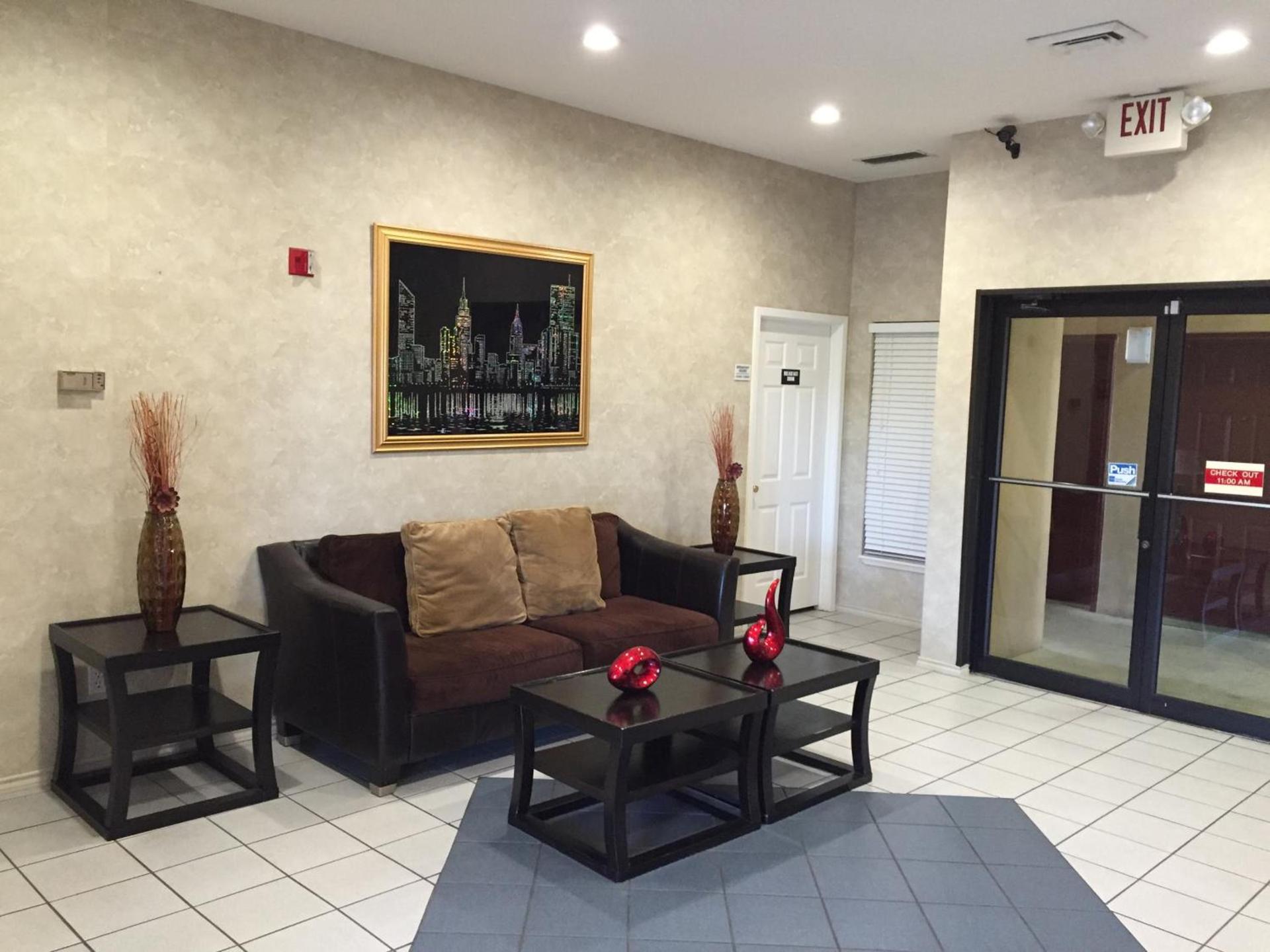 Super 8 by Wyndham Bastrop TX photo 24