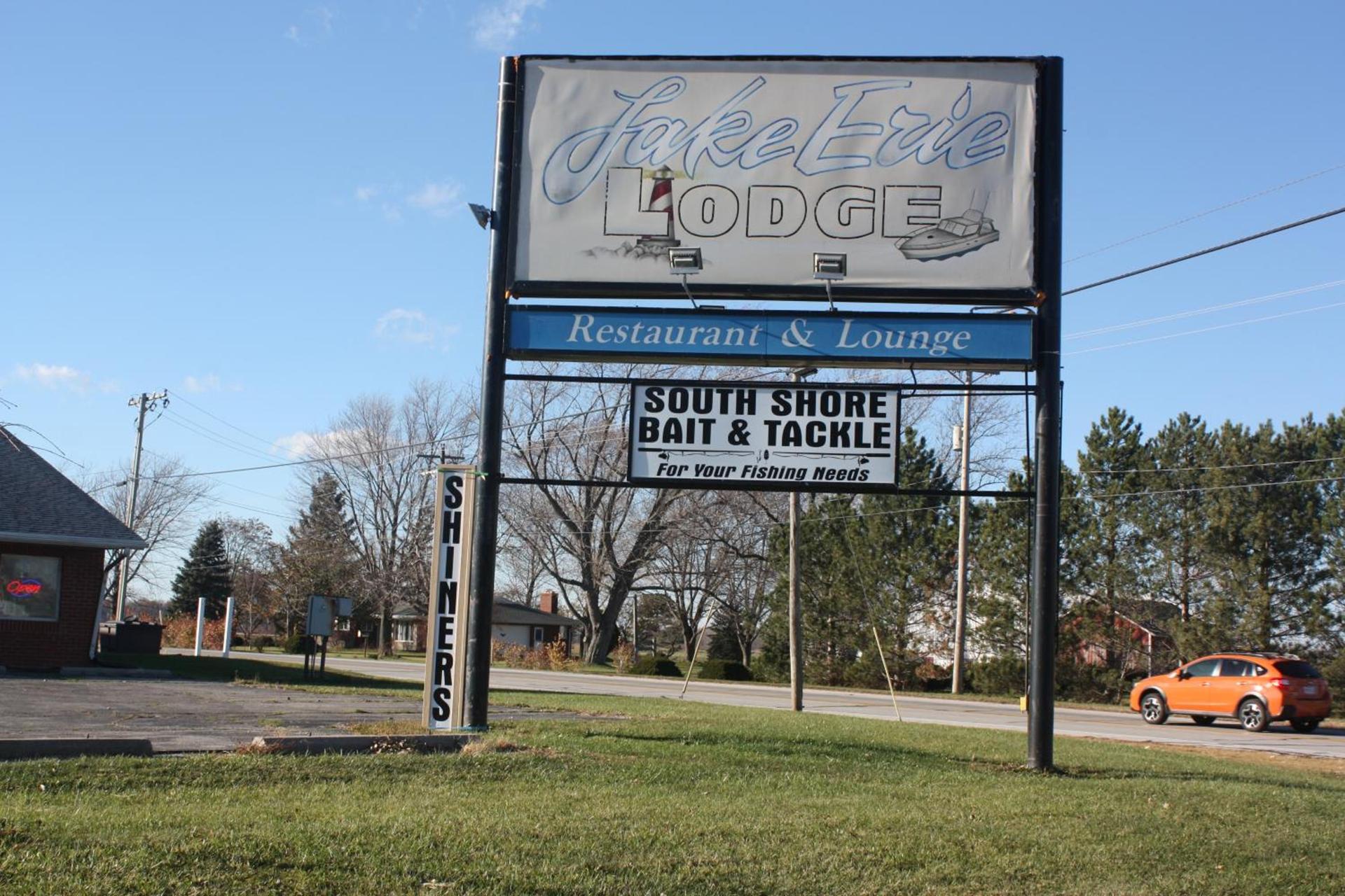 Lake Erie Lodge Oregon OH photo 4