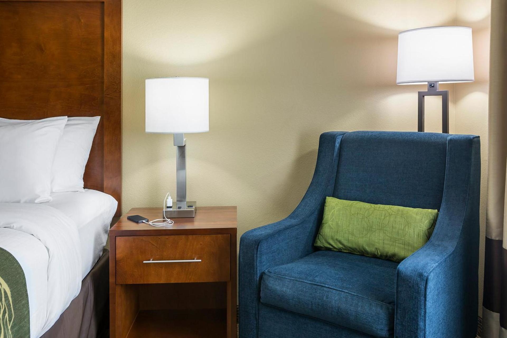 Comfort Inn & Suites West - Medical Center photo 51