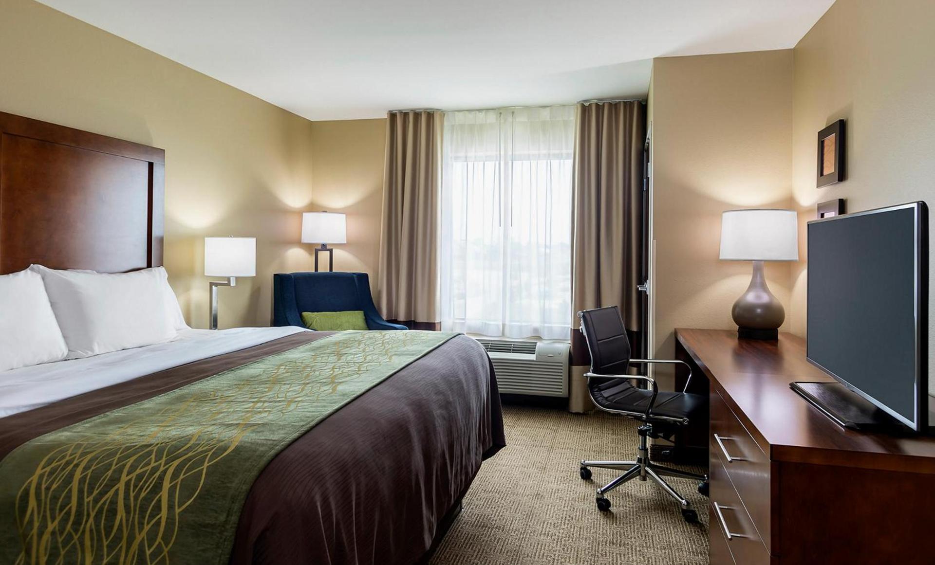 Comfort Inn & Suites West - Medical Center photo 52