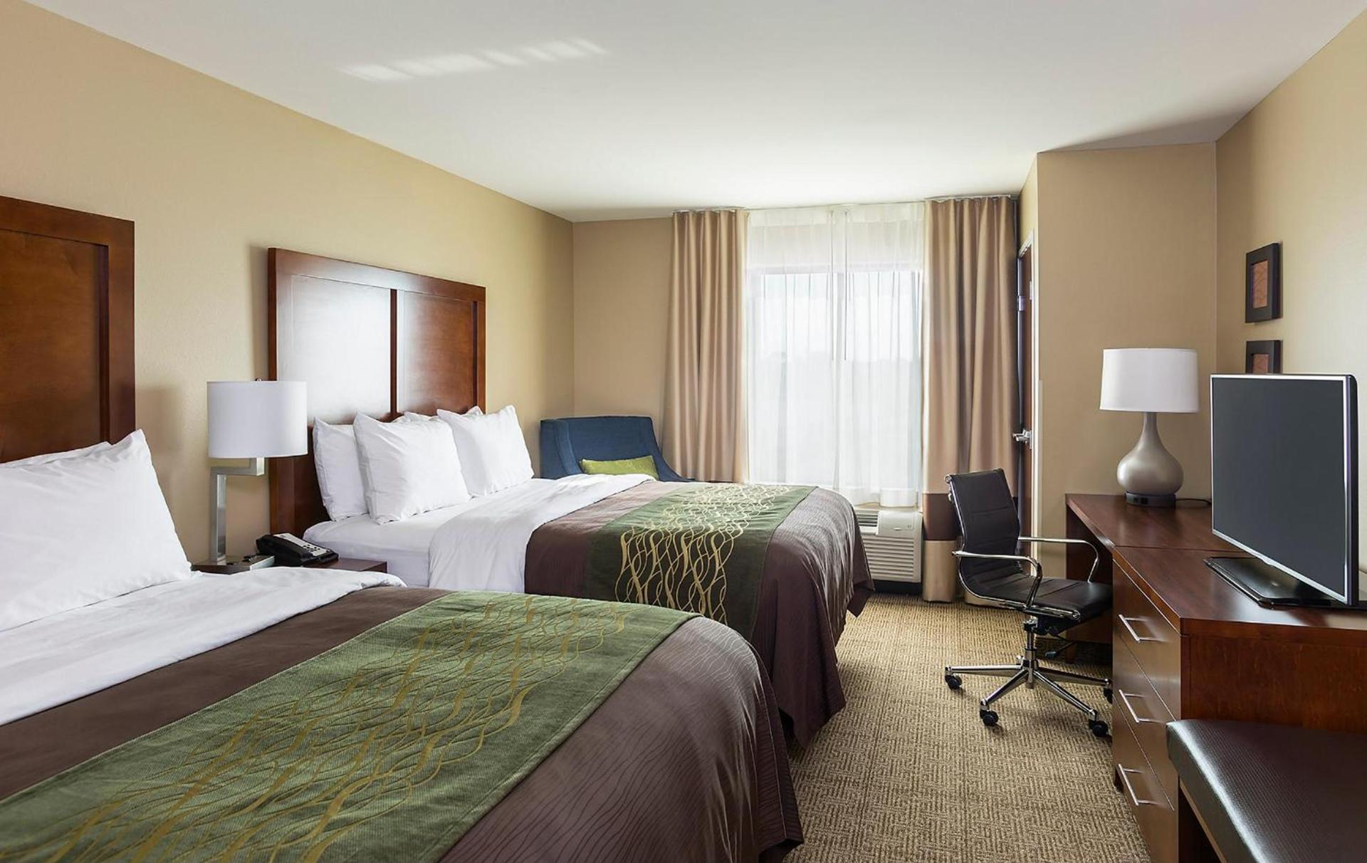 Comfort Inn & Suites West - Medical Center photo 55