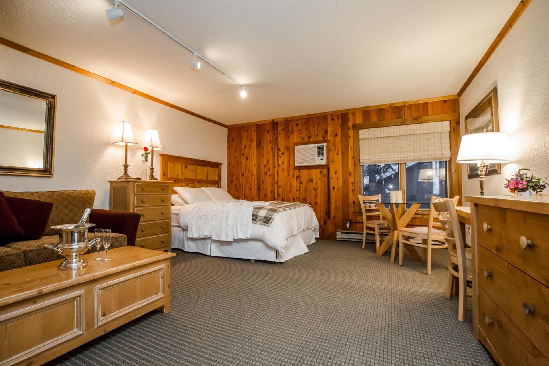 Kandahar Lodge at Whitefish Mountain Resort photo 11