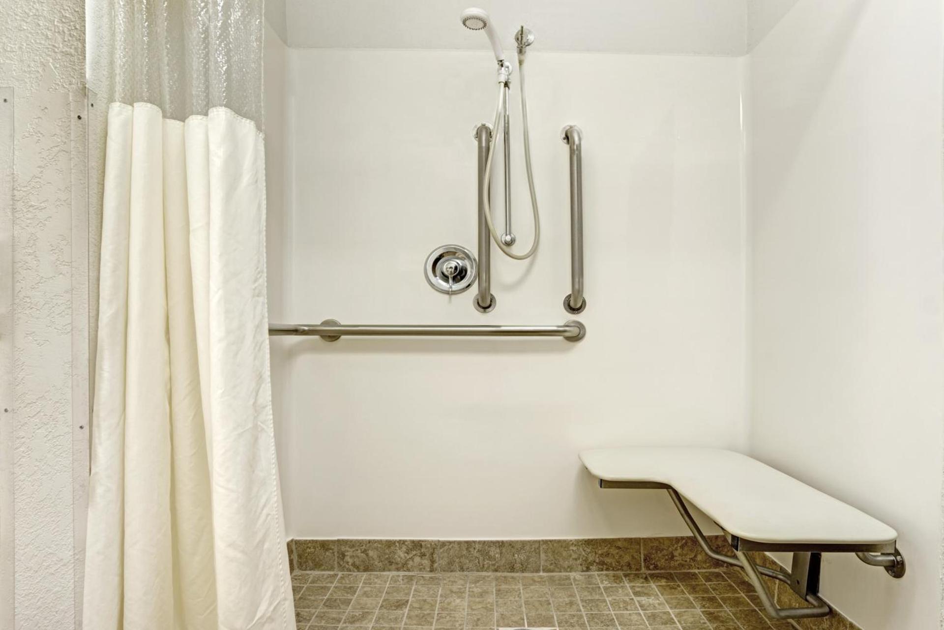 Days Inn by Wyndham Faribault photo 3