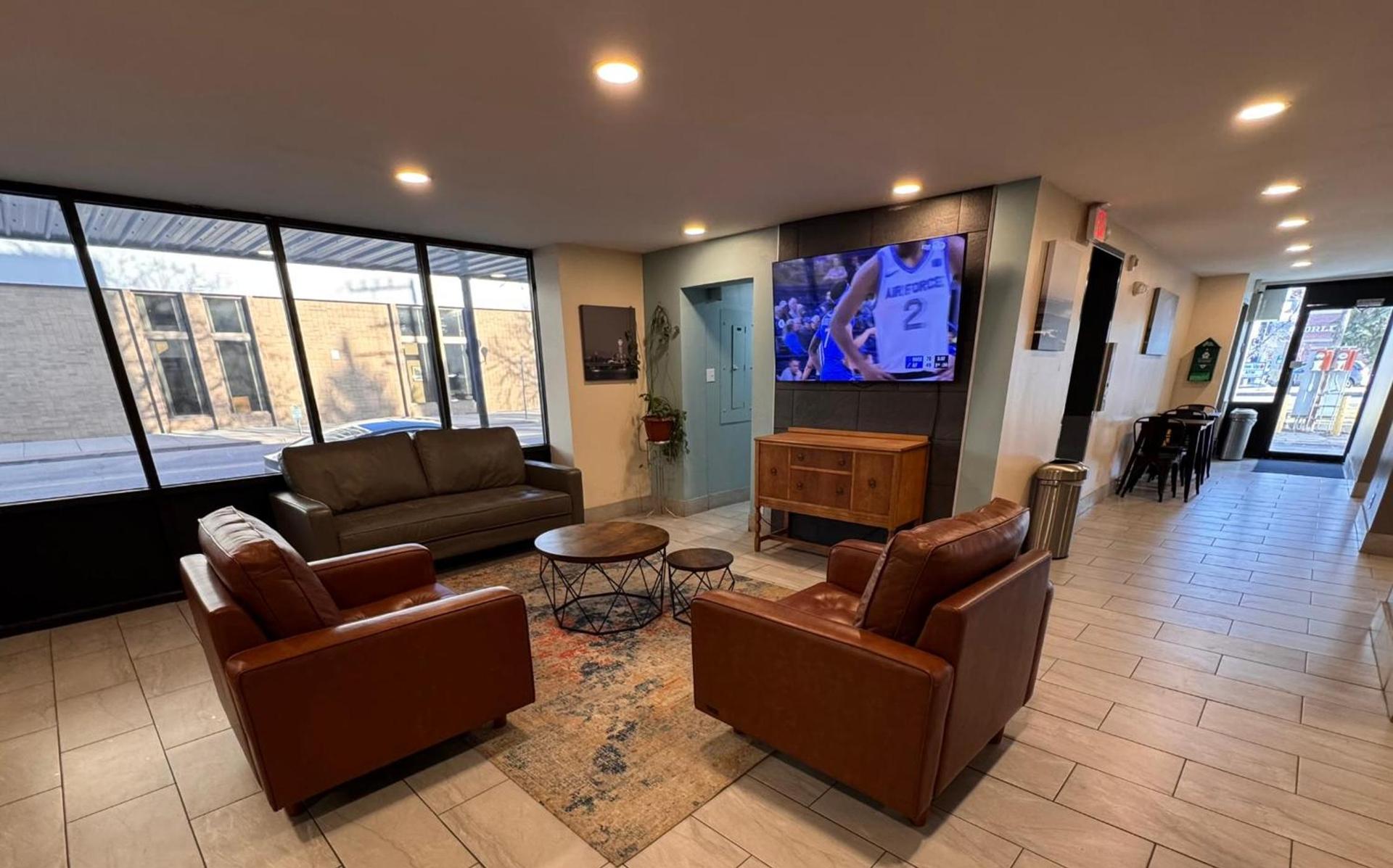 Super 8 by Wyndham Great Falls City Center photo 9