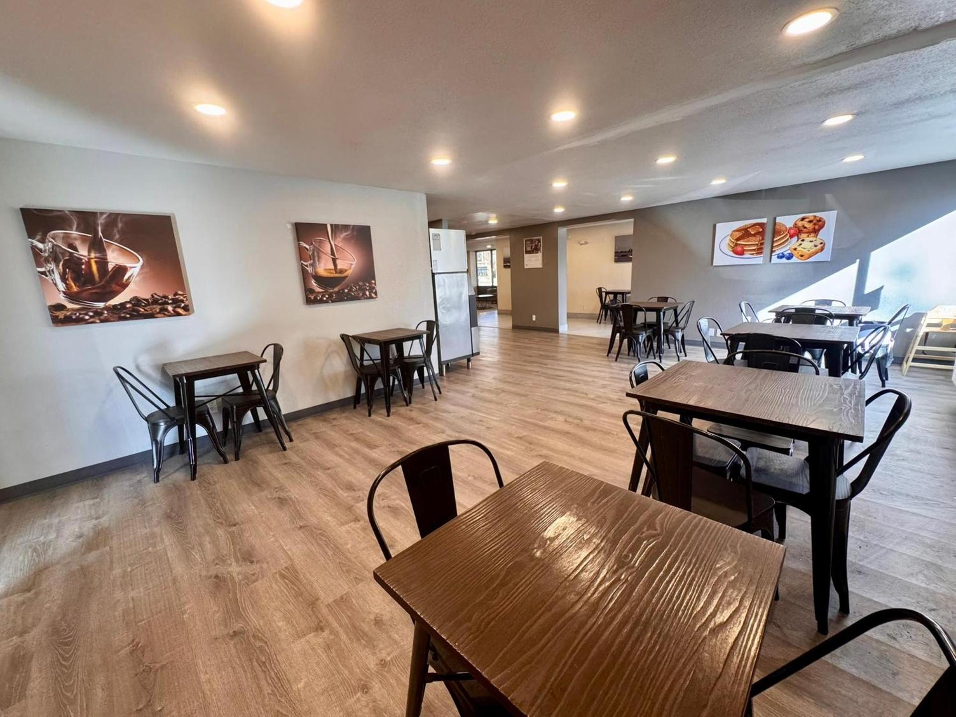 Super 8 by Wyndham Great Falls City Center photo 5